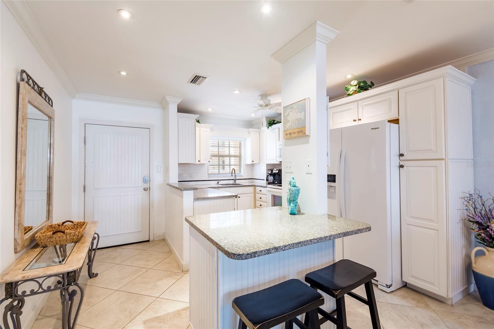 Image 8 of 46 For 5968 Midnight Pass Road 158