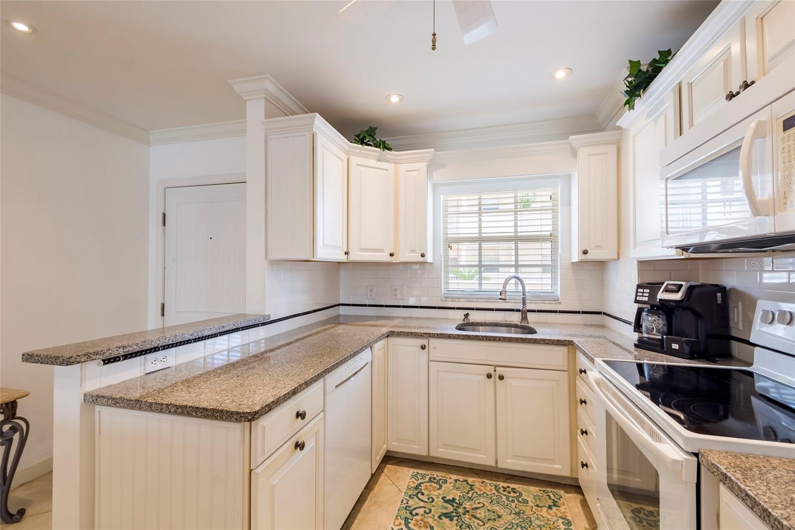 Image 9 of 46 For 5968 Midnight Pass Road 158