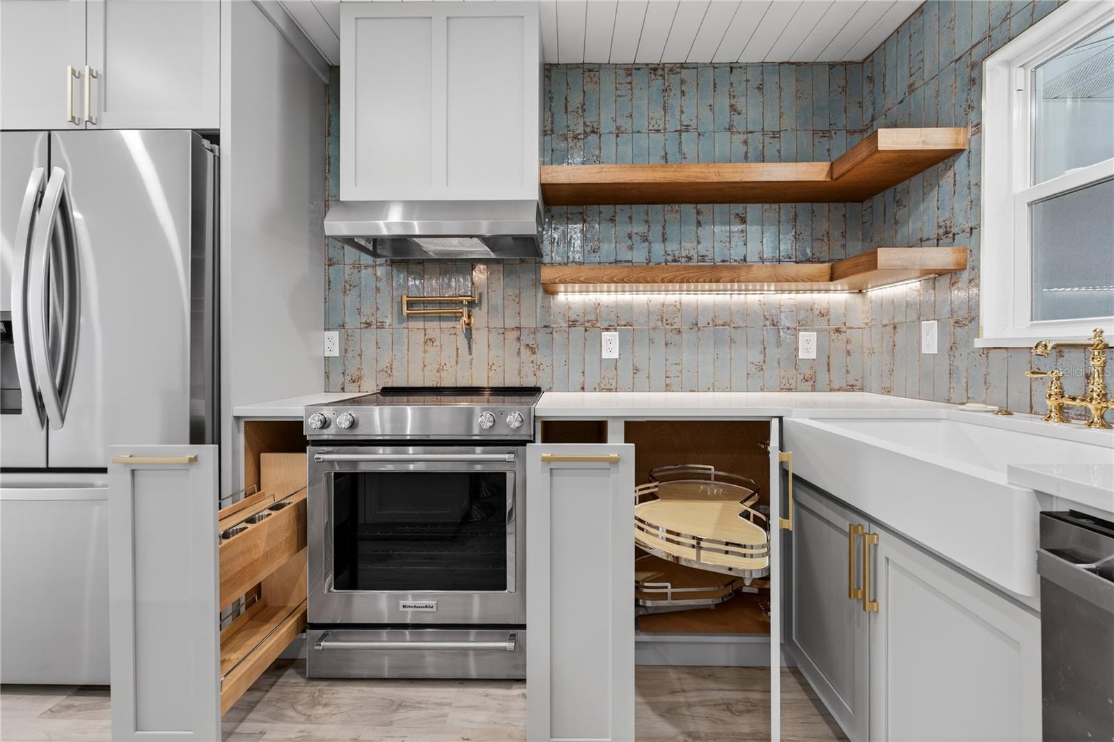 Image 11 of 58 For 620 Fair Winds Drive 620