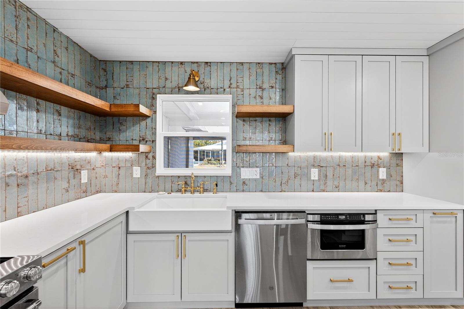 Image 13 of 58 For 620 Fair Winds Drive 620