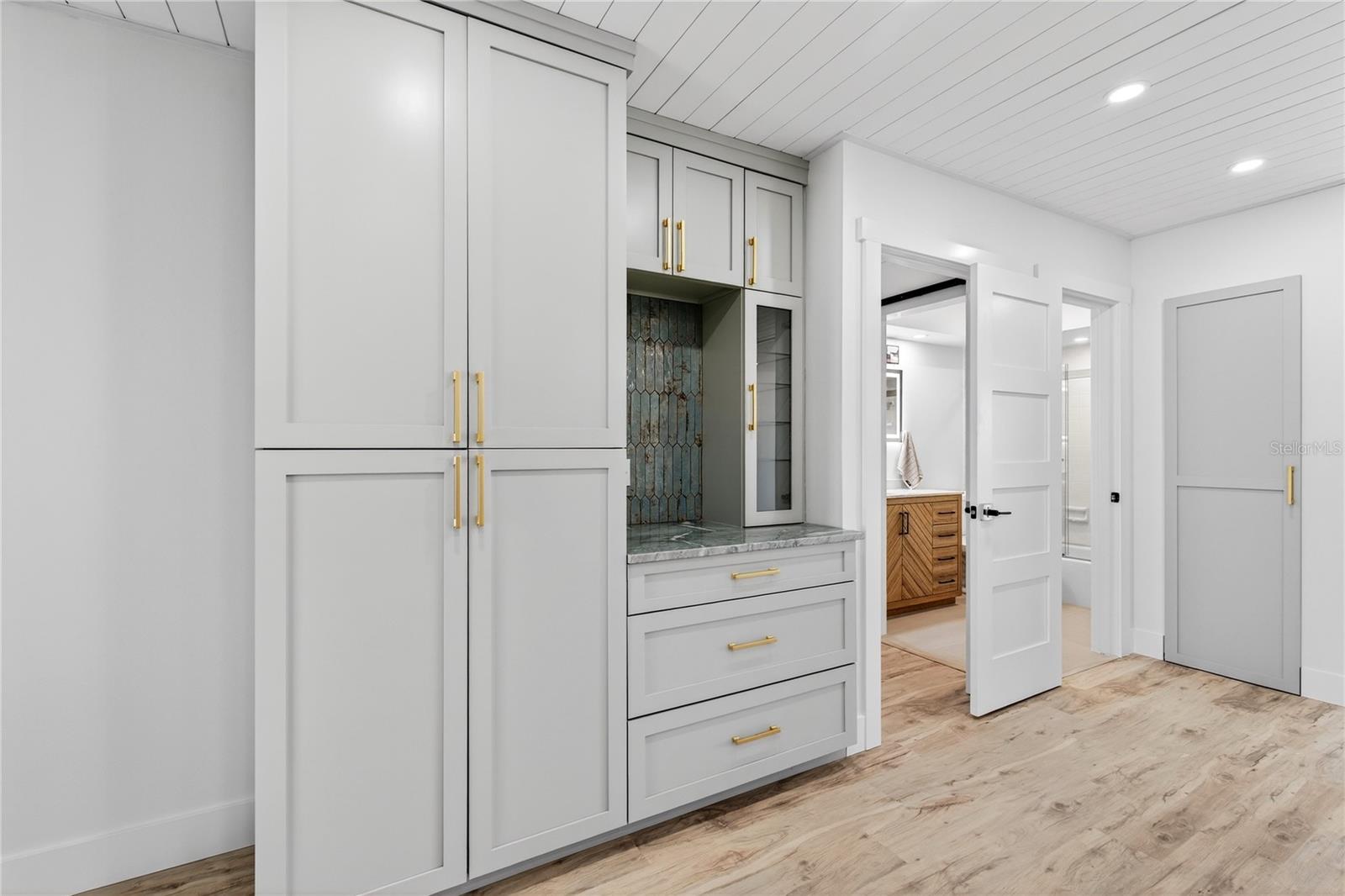 Image 16 of 58 For 620 Fair Winds Drive 620