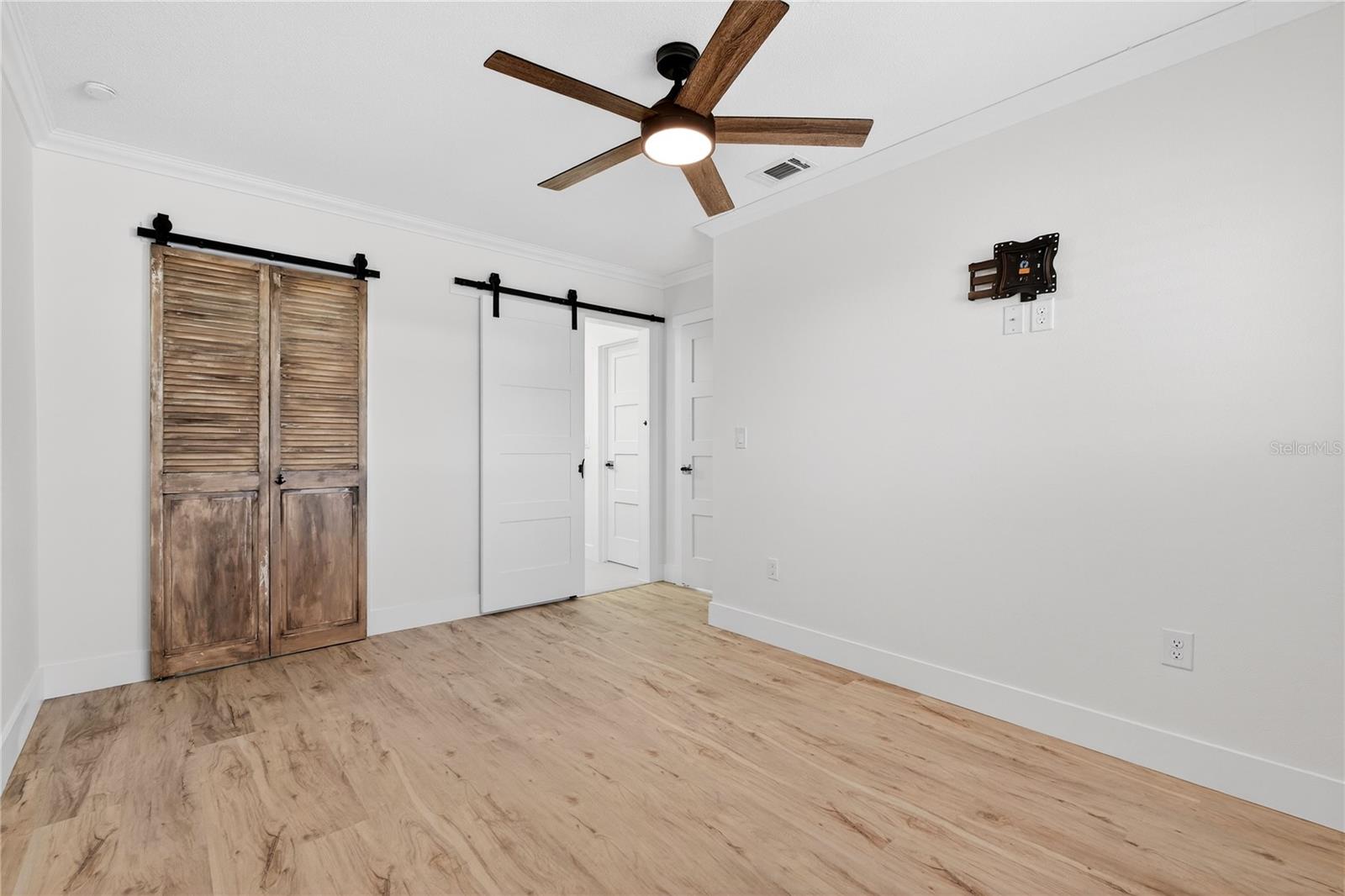 Image 31 of 58 For 620 Fair Winds Drive 620