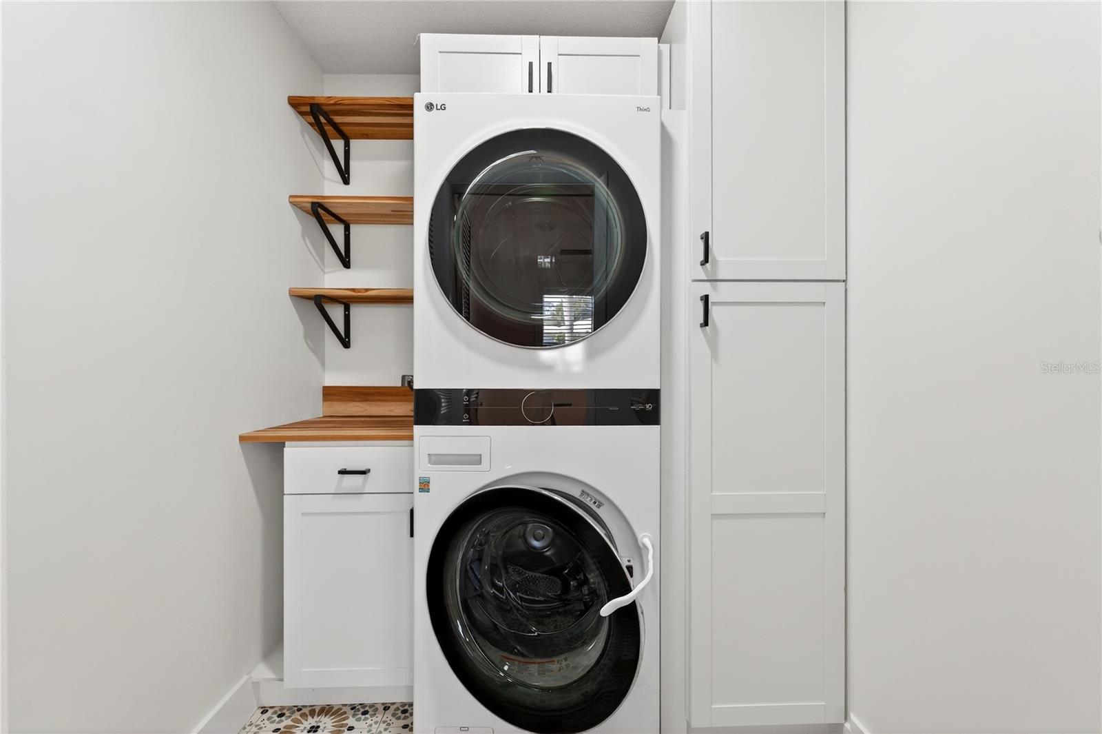 Image 33 of 58 For 620 Fair Winds Drive 620