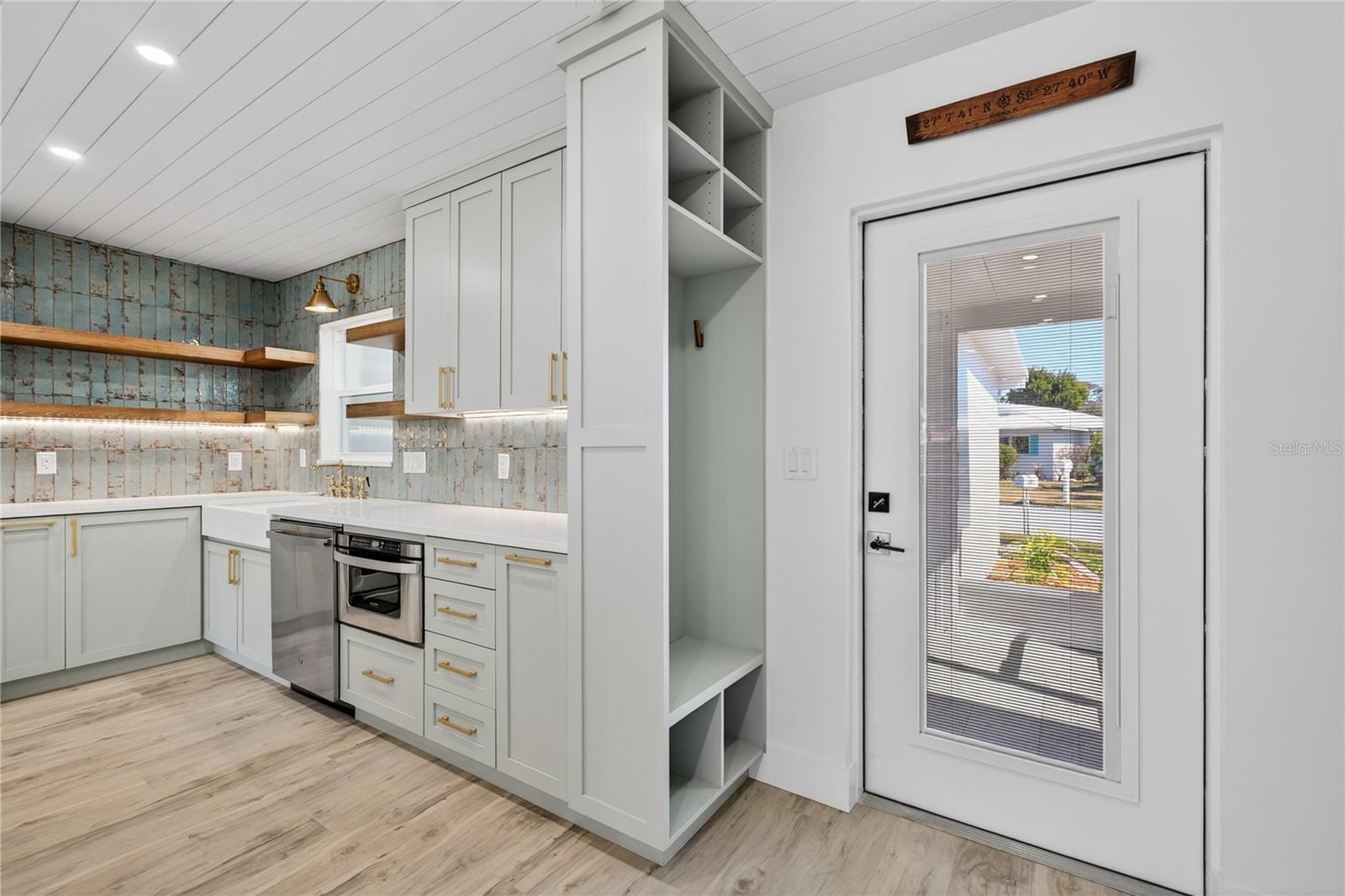 Image 8 of 58 For 620 Fair Winds Drive 620