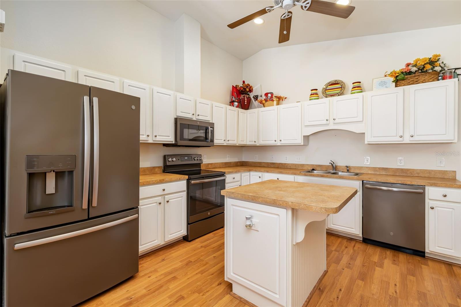 Image 10 of 76 For 1983 Forked Creek Drive