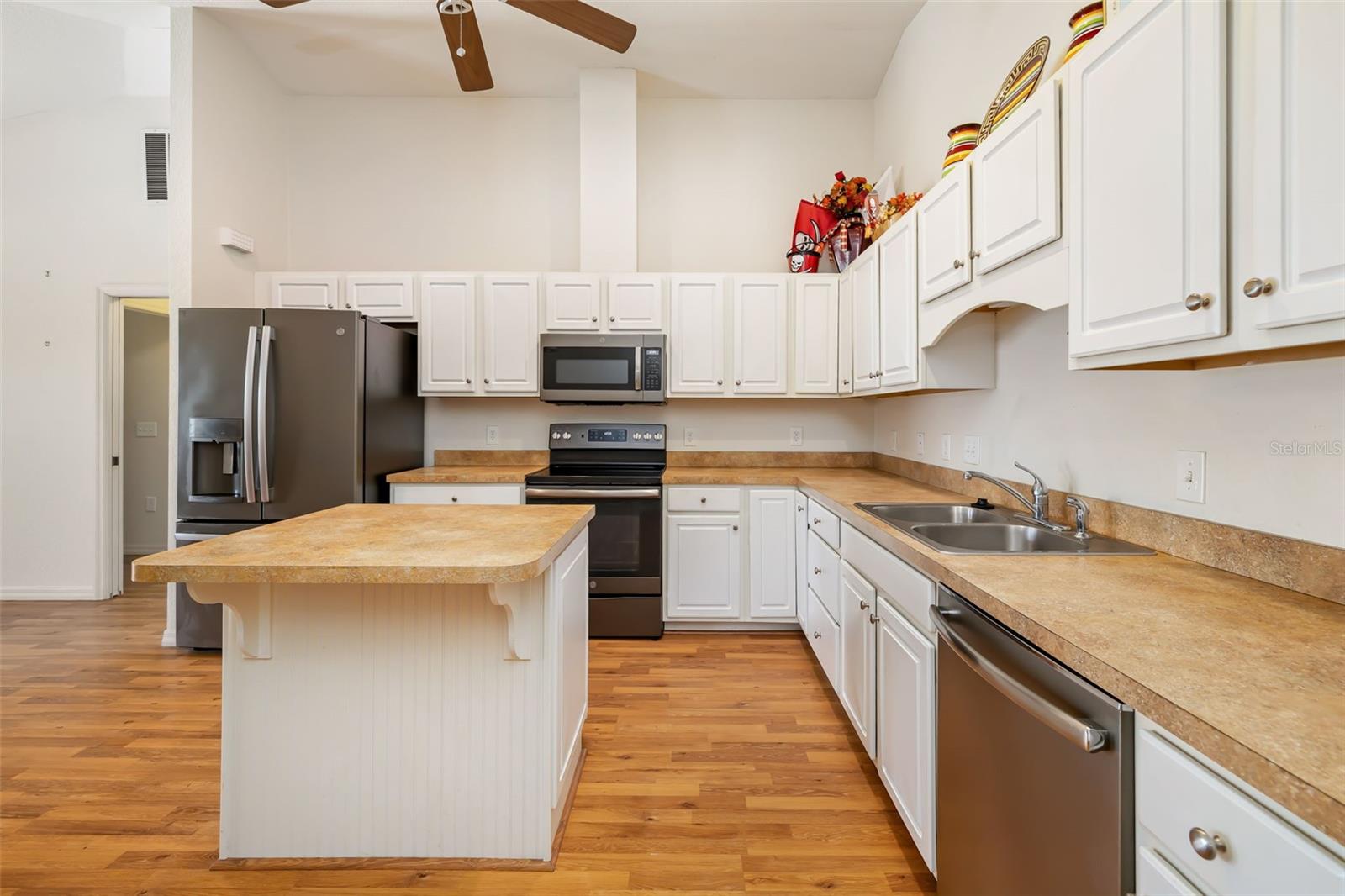 Image 11 of 76 For 1983 Forked Creek Drive