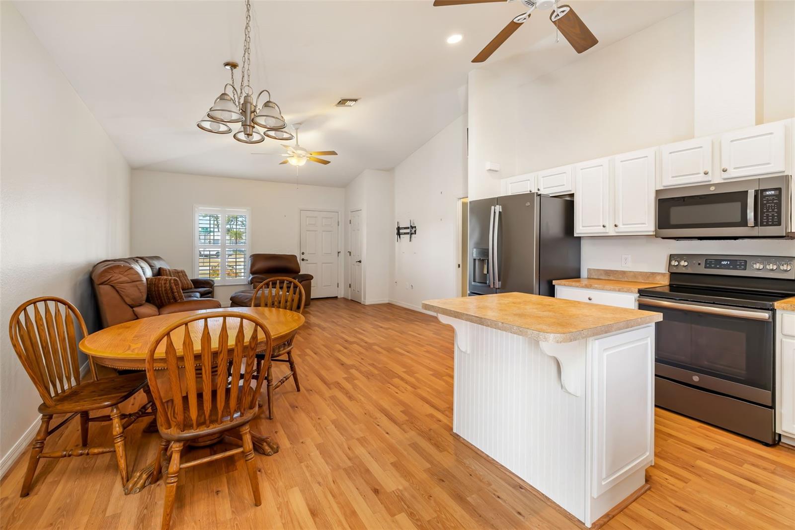 Image 4 of 76 For 1983 Forked Creek Drive