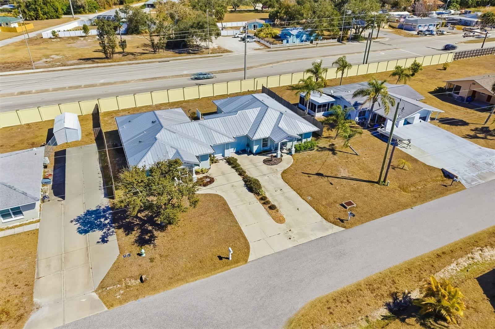 Image 46 of 76 For 1983 Forked Creek Drive