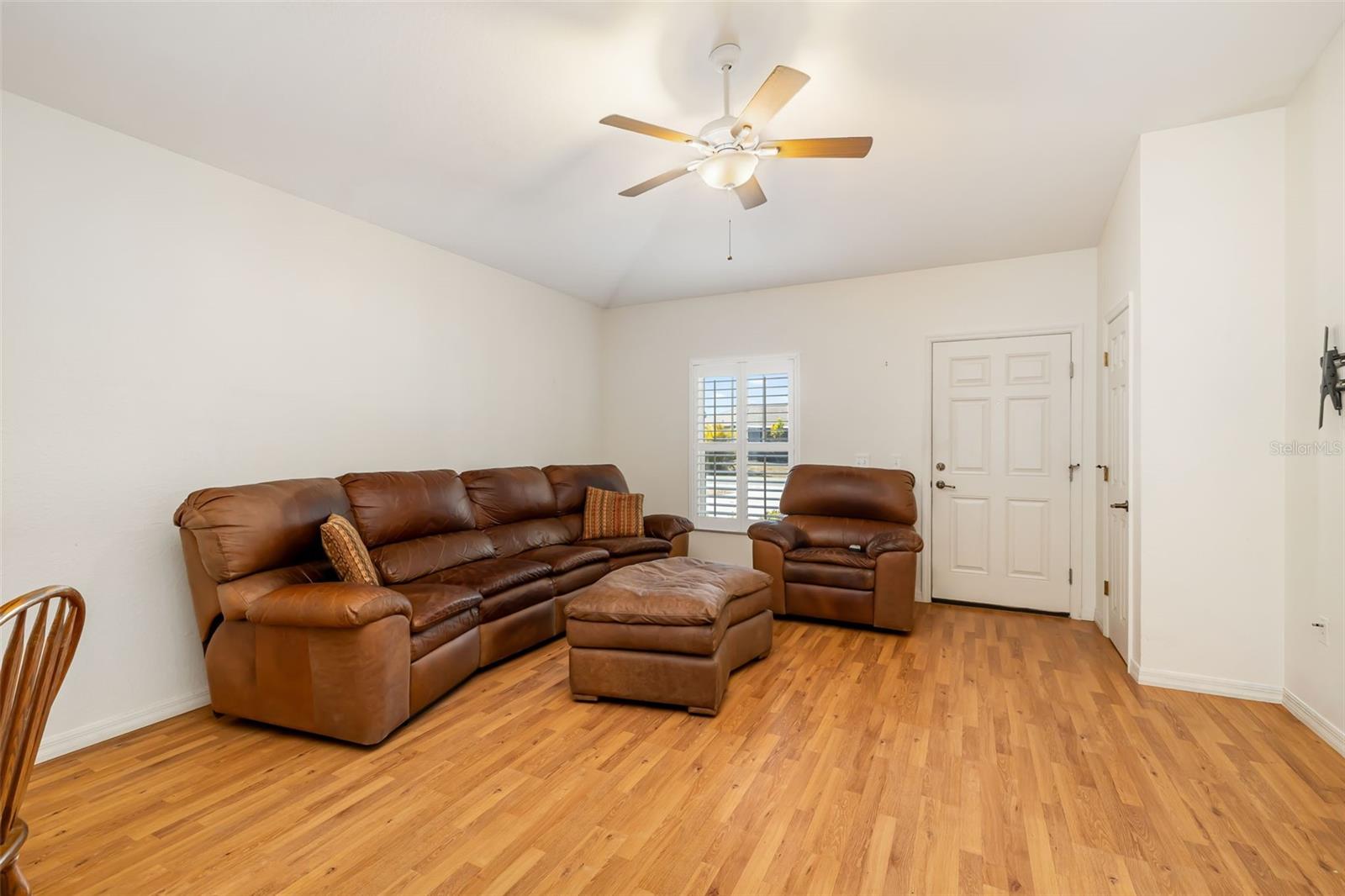 Image 5 of 76 For 1983 Forked Creek Drive