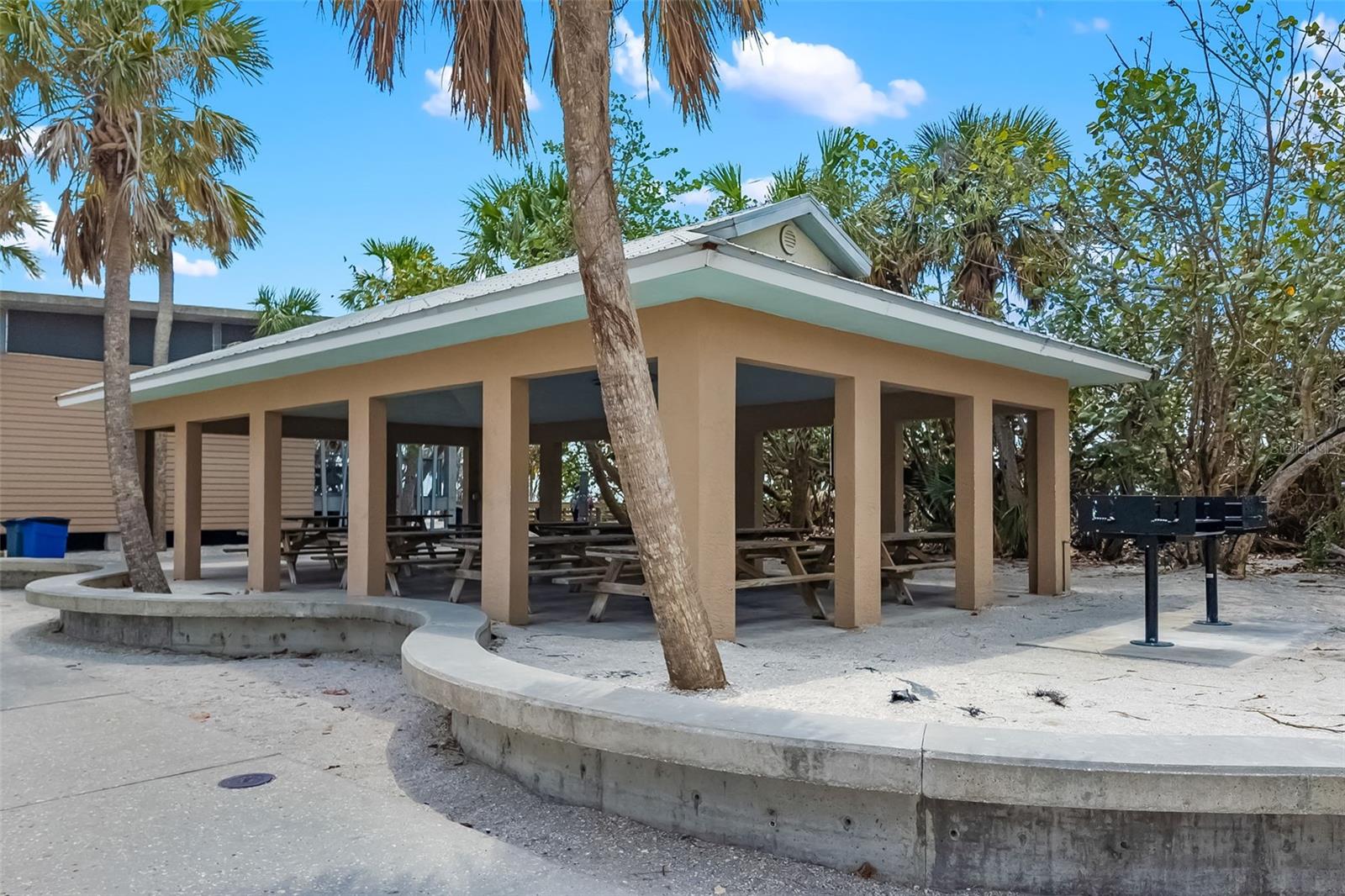 Image 54 of 76 For 1983 Forked Creek Drive