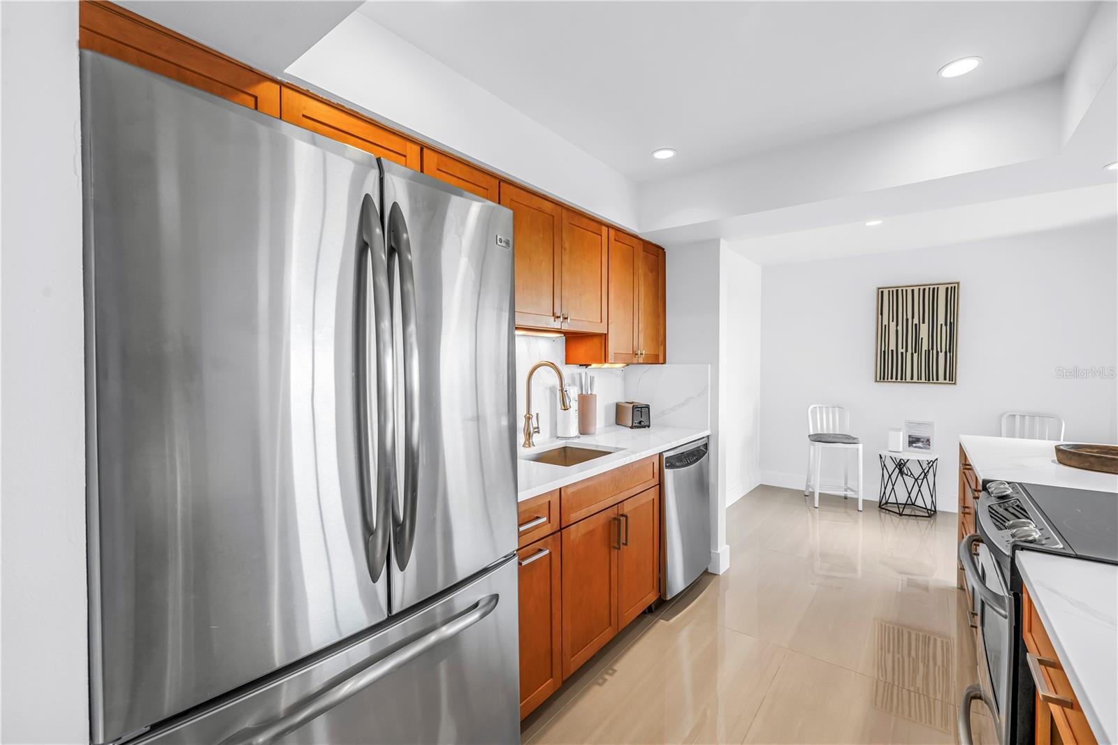 Image 13 of 64 For 450 Beach Road 4