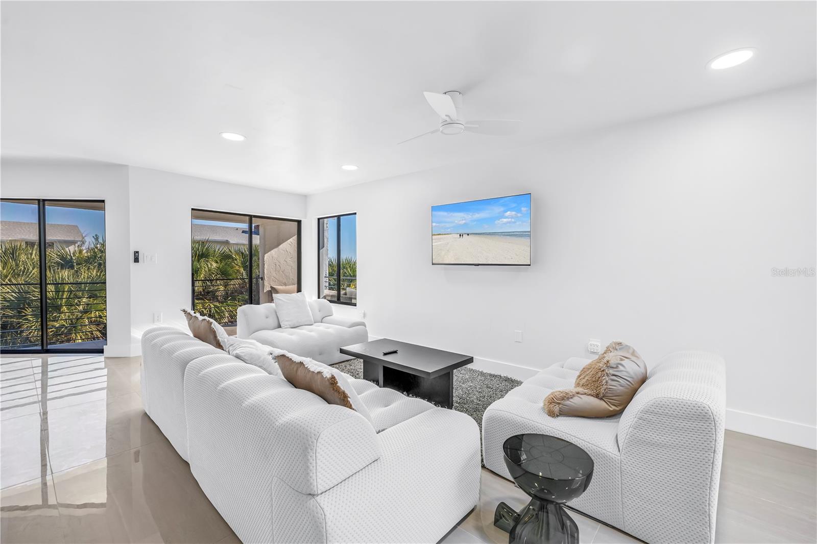 Image 14 of 64 For 450 Beach Road 4