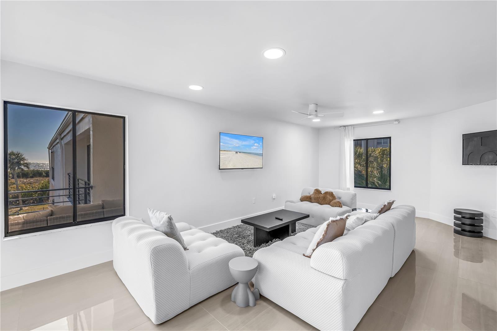 Image 16 of 64 For 450 Beach Road 4