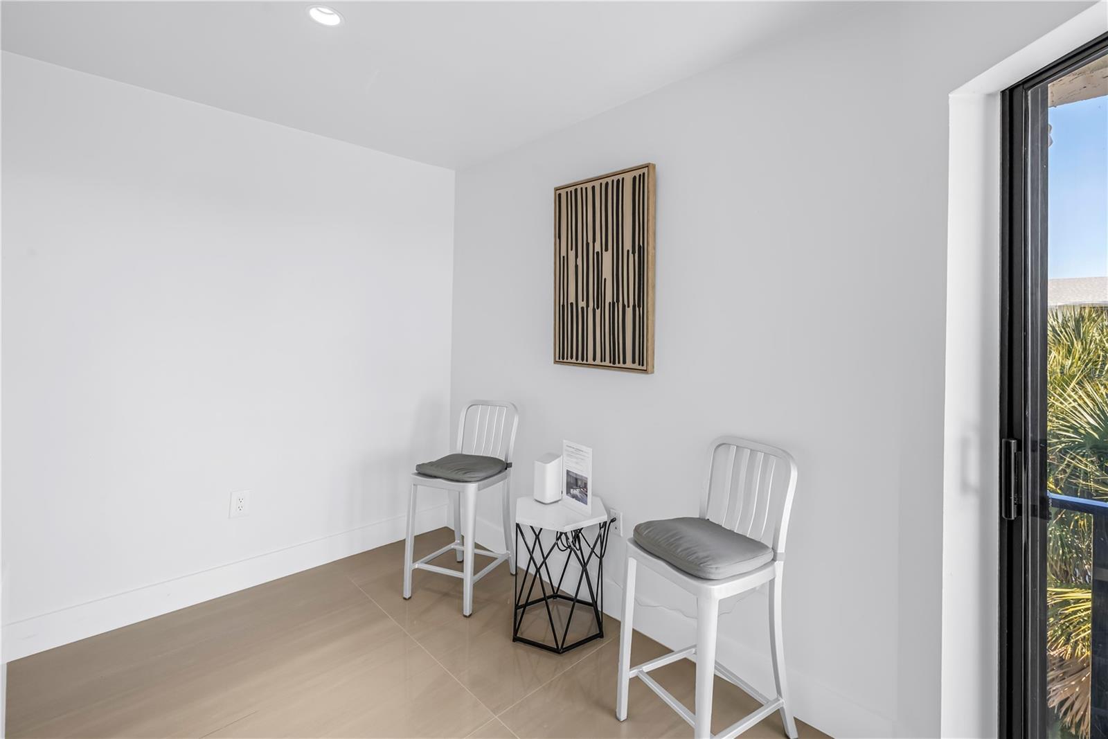 Image 17 of 64 For 450 Beach Road 4