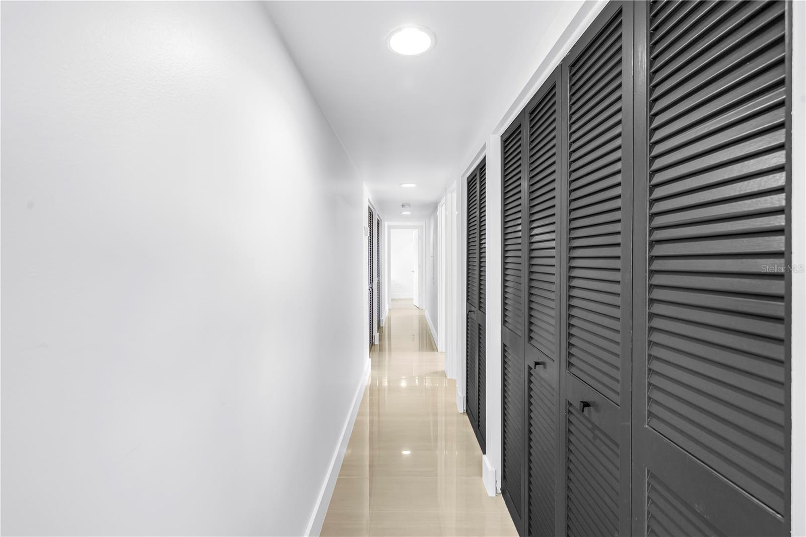 Image 18 of 64 For 450 Beach Road 4