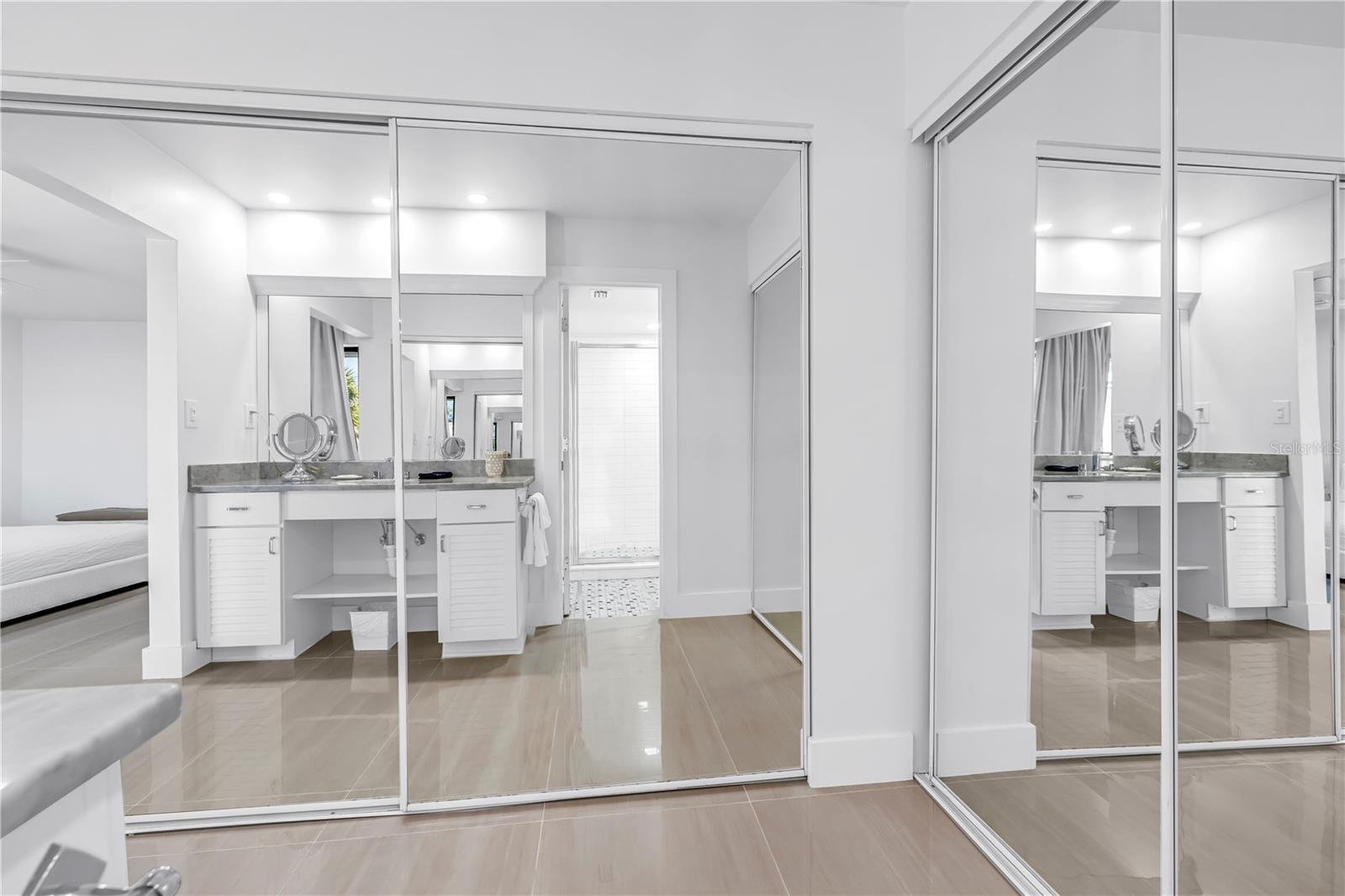 Image 24 of 64 For 450 Beach Road 4