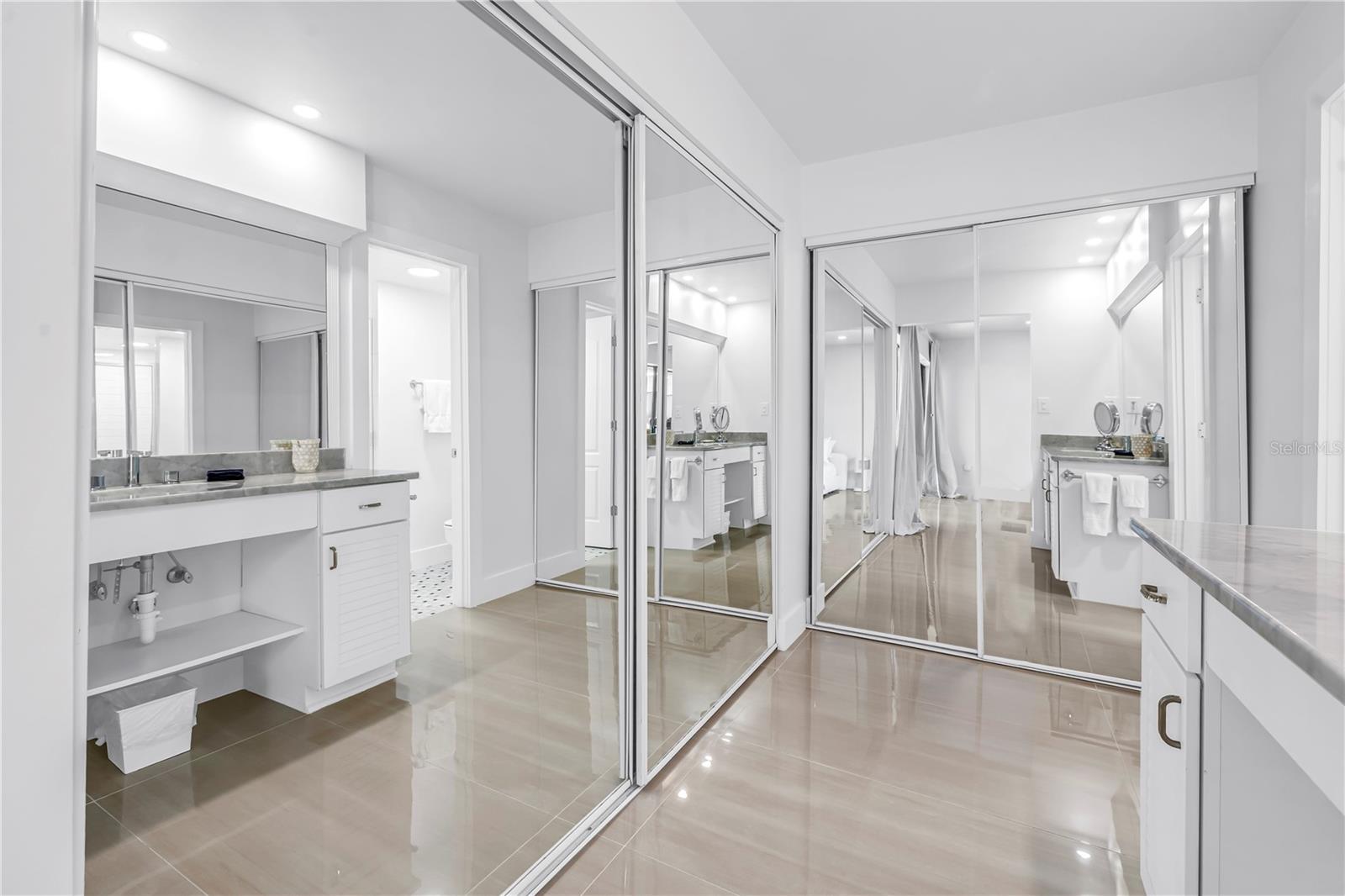 Image 25 of 64 For 450 Beach Road 4