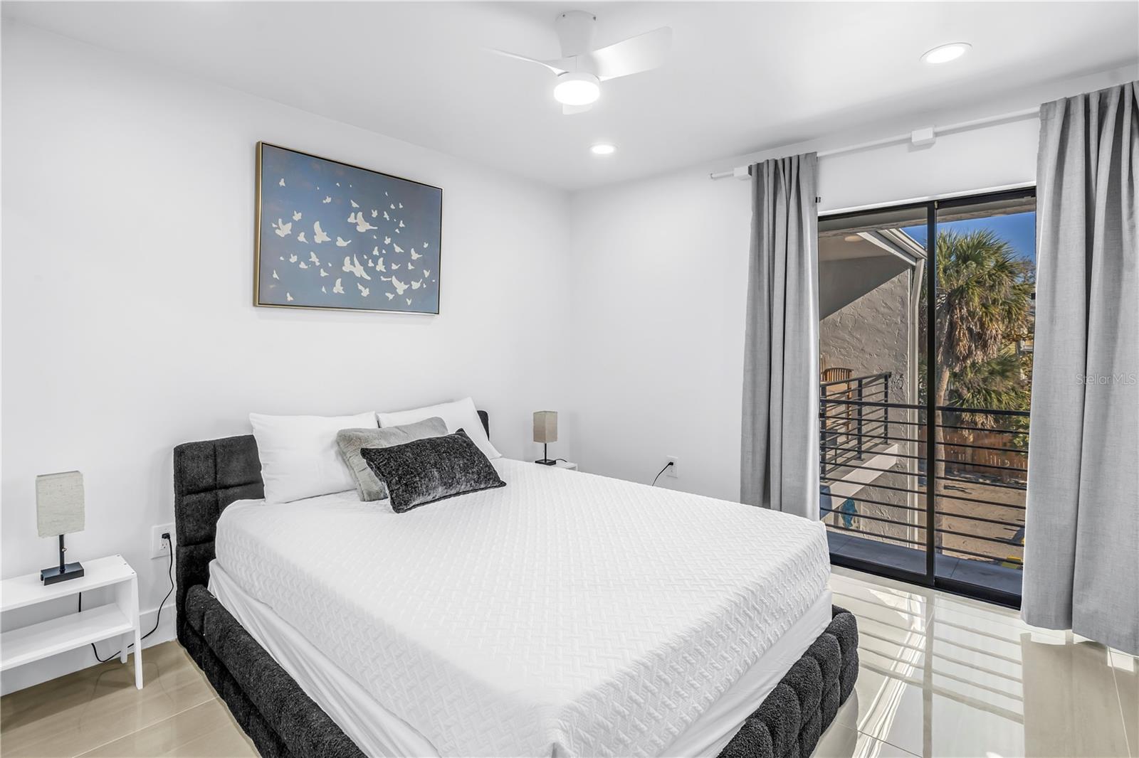 Image 30 of 64 For 450 Beach Road 4