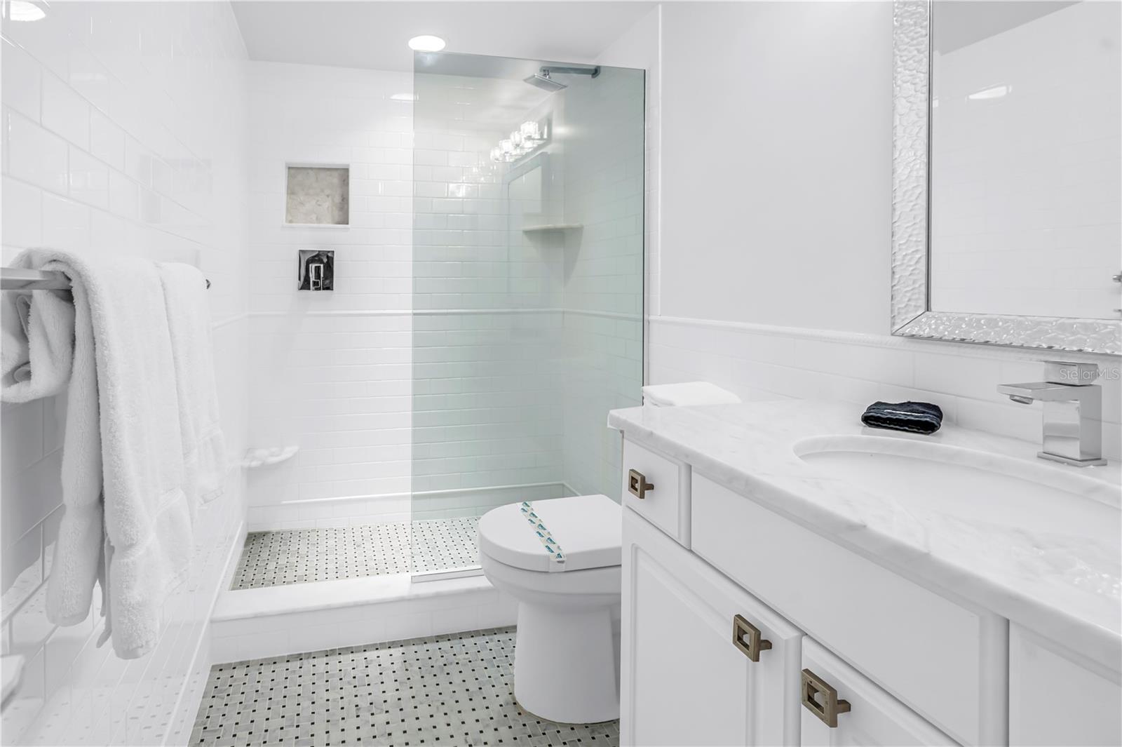 Image 32 of 64 For 450 Beach Road 4