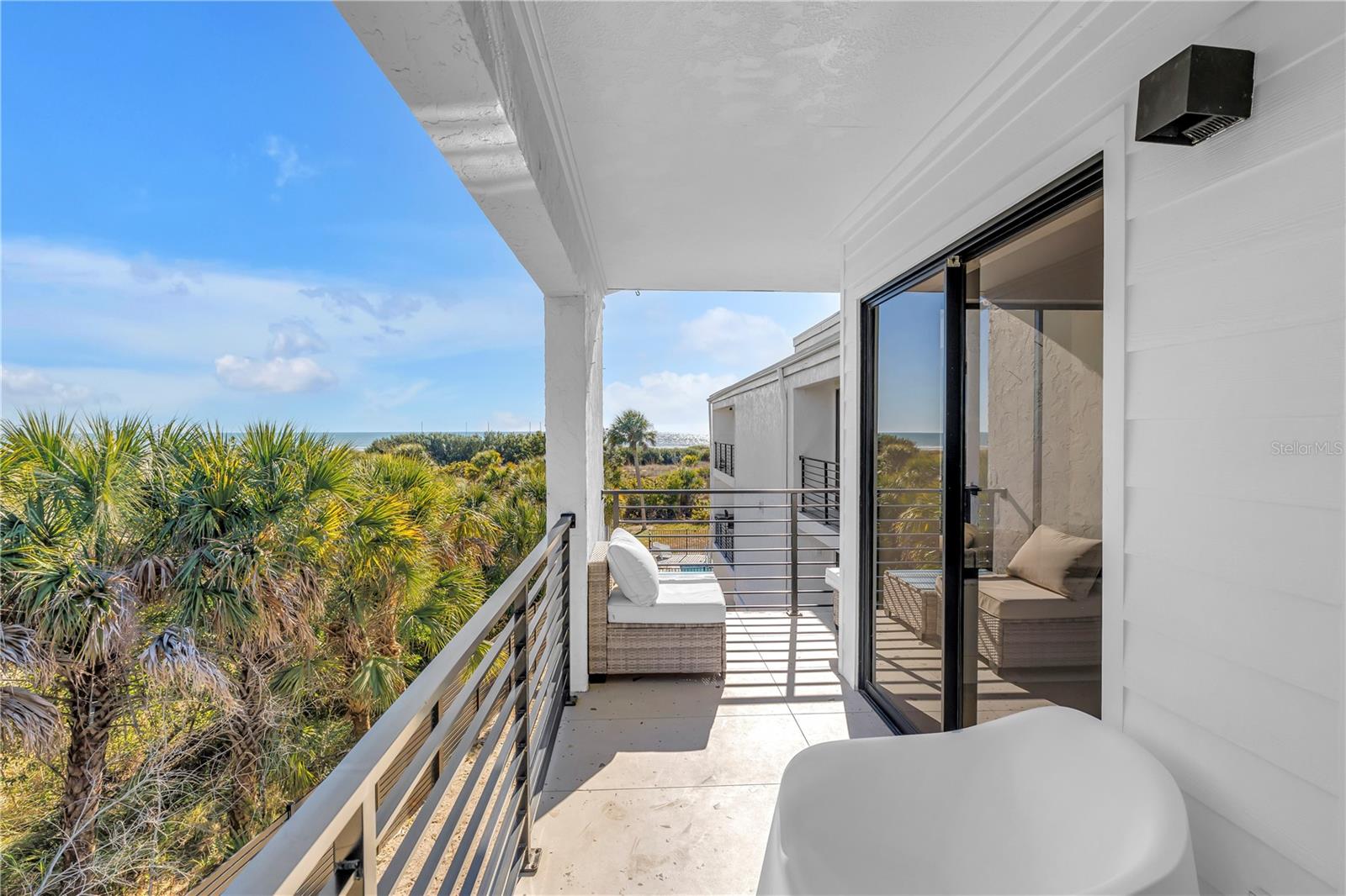 Image 33 of 64 For 450 Beach Road 4