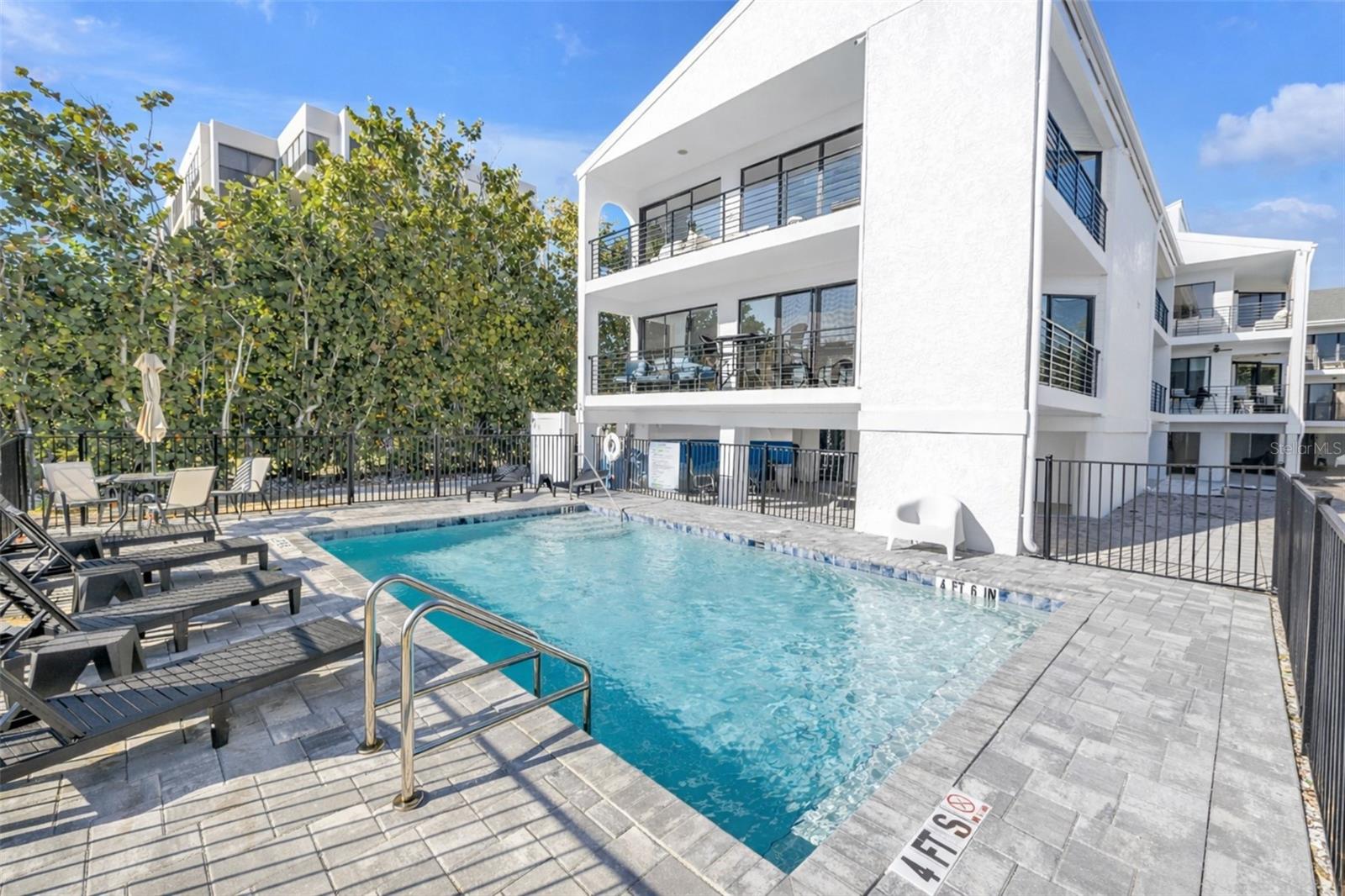 Image 36 of 64 For 450 Beach Road 4