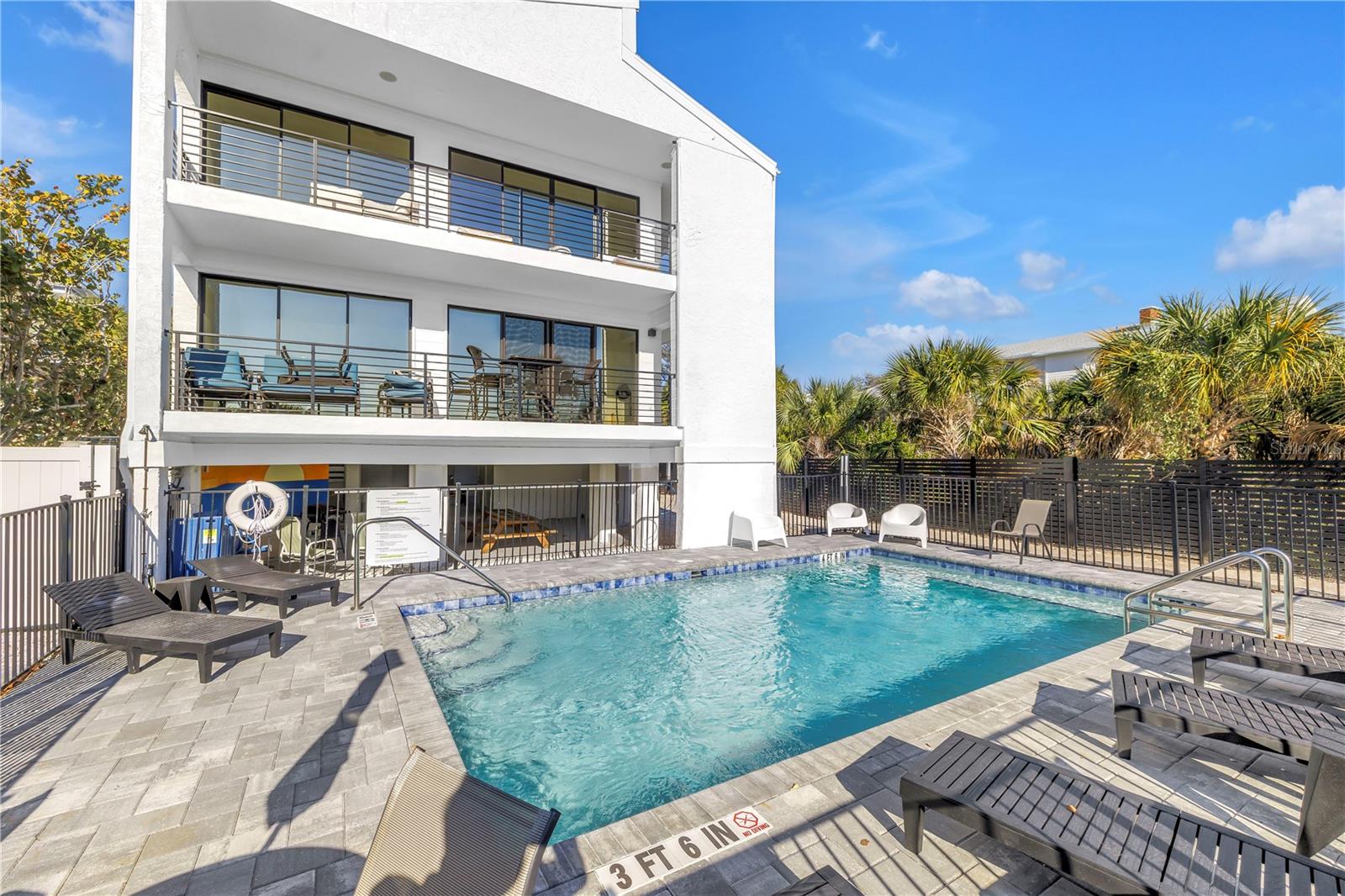 Image 37 of 64 For 450 Beach Road 4