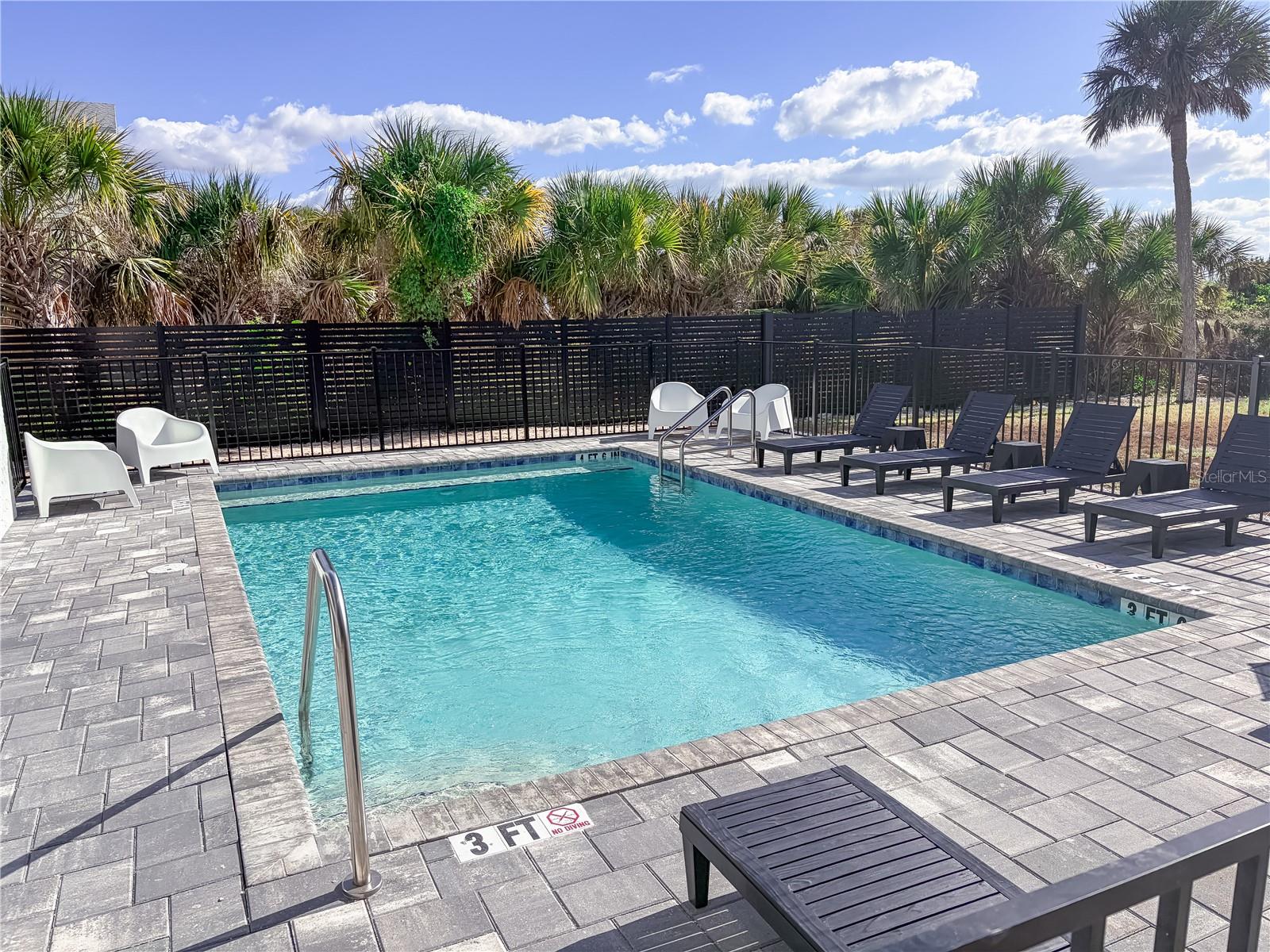 Image 39 of 64 For 450 Beach Road 4