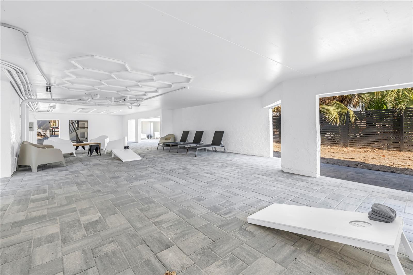 Image 43 of 64 For 450 Beach Road 4