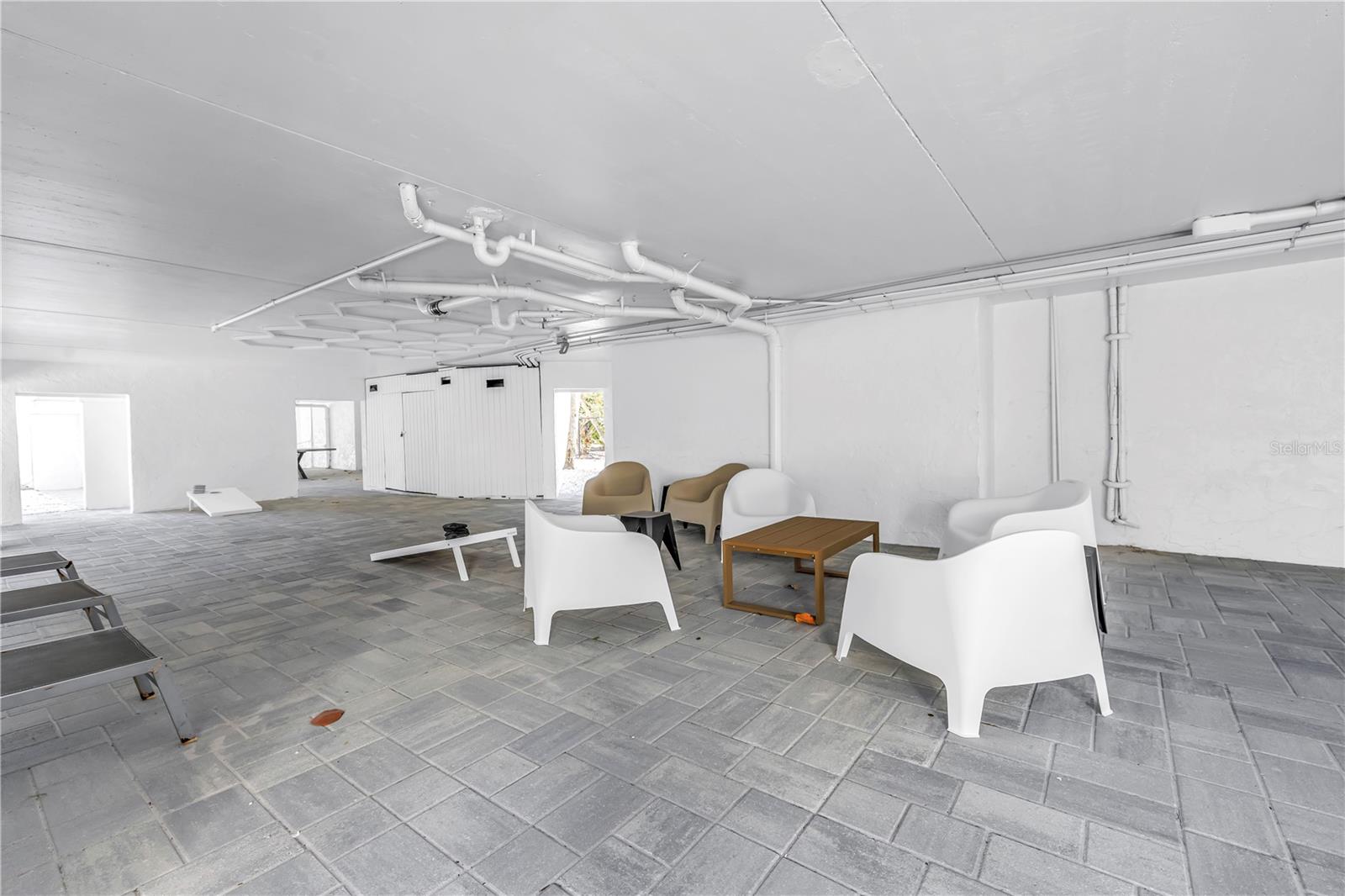 Image 46 of 64 For 450 Beach Road 4