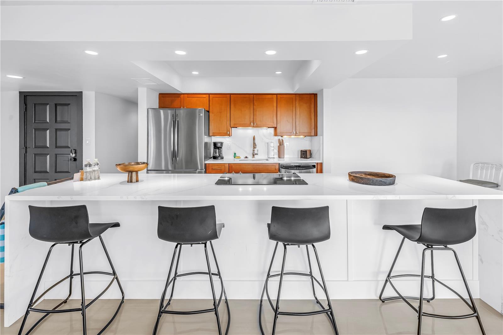 Image 6 of 64 For 450 Beach Road 4