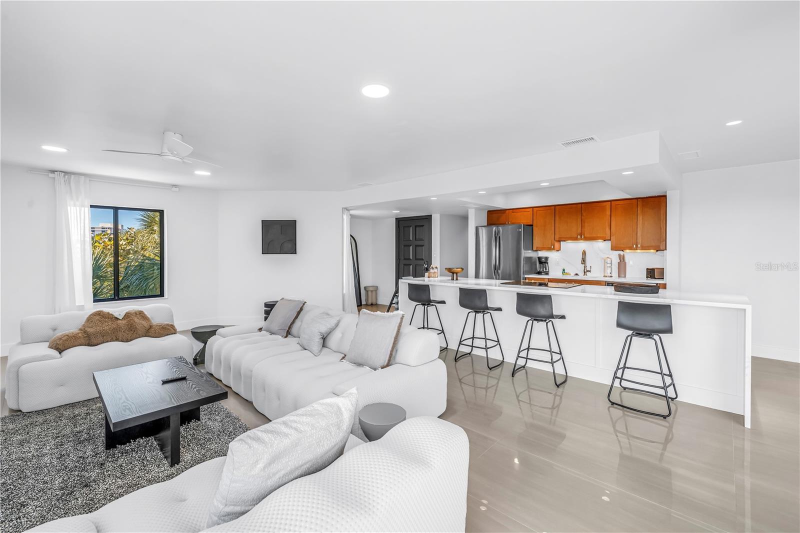 Image 8 of 64 For 450 Beach Road 4