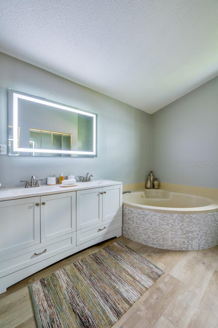 Image 20 of 26 For 1633 Riverside Drive