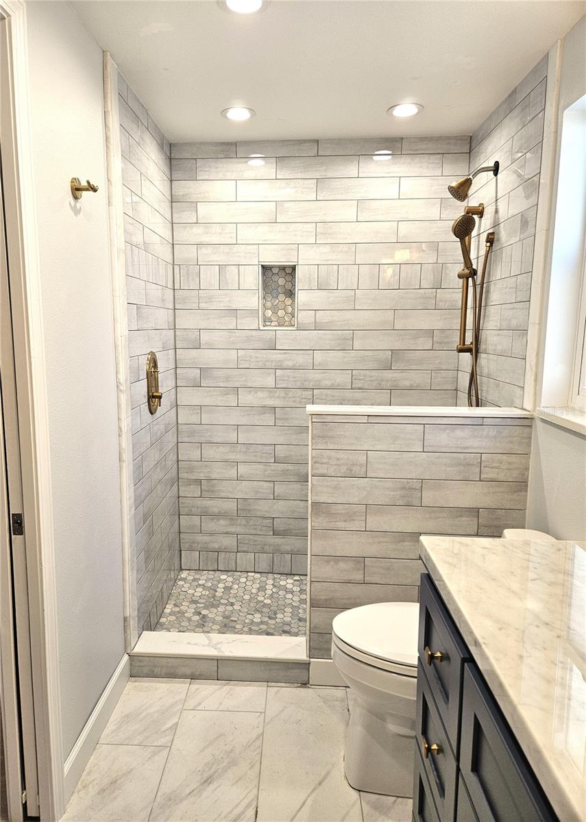 Image 11 of 28 For 805 Spanish Drive N