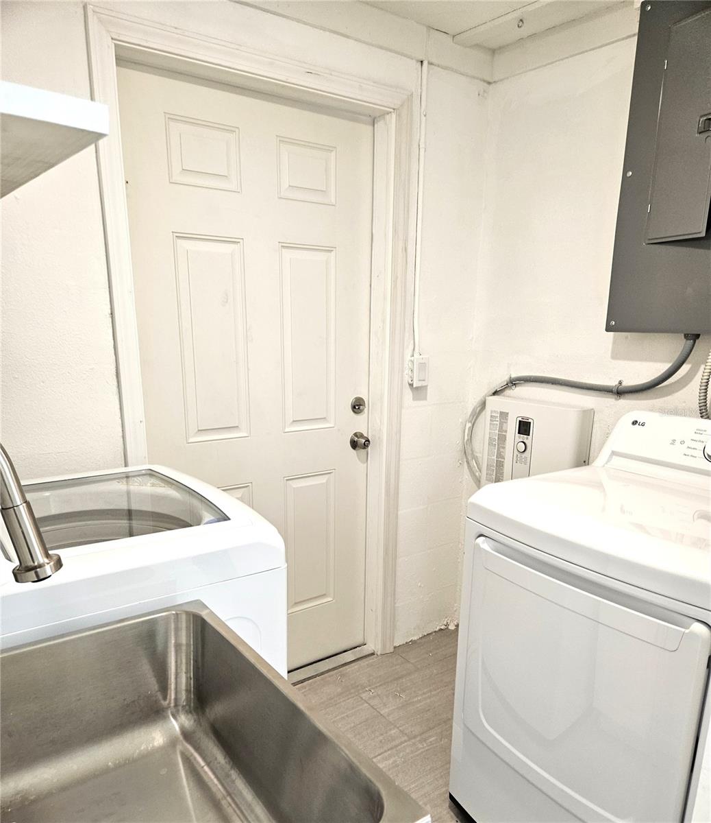 Image 14 of 28 For 805 Spanish Drive N