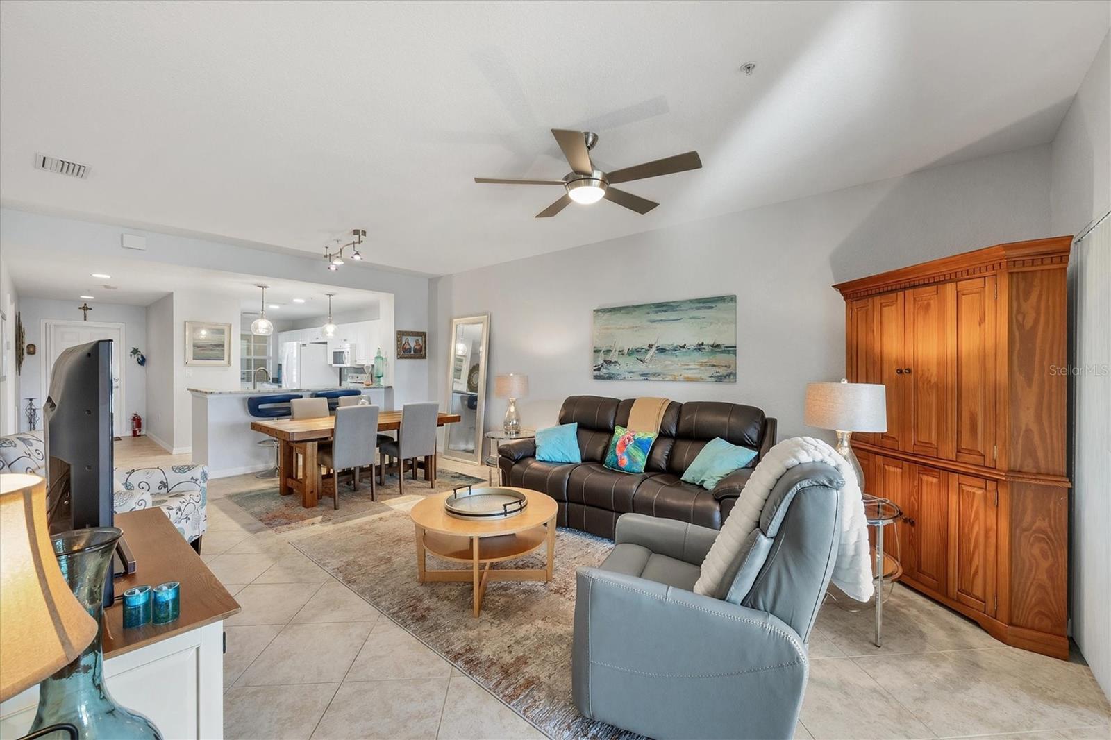 Image 11 of 50 For 6342 Grand Oak Circle 204