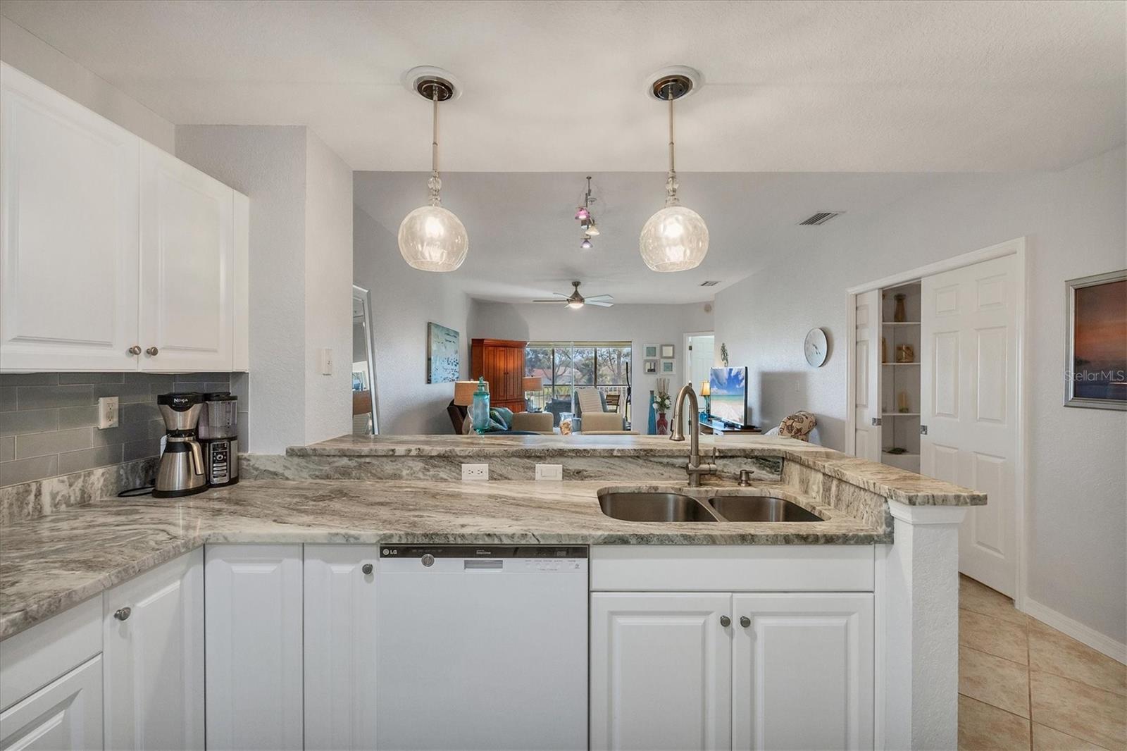 Image 18 of 50 For 6342 Grand Oak Circle 204