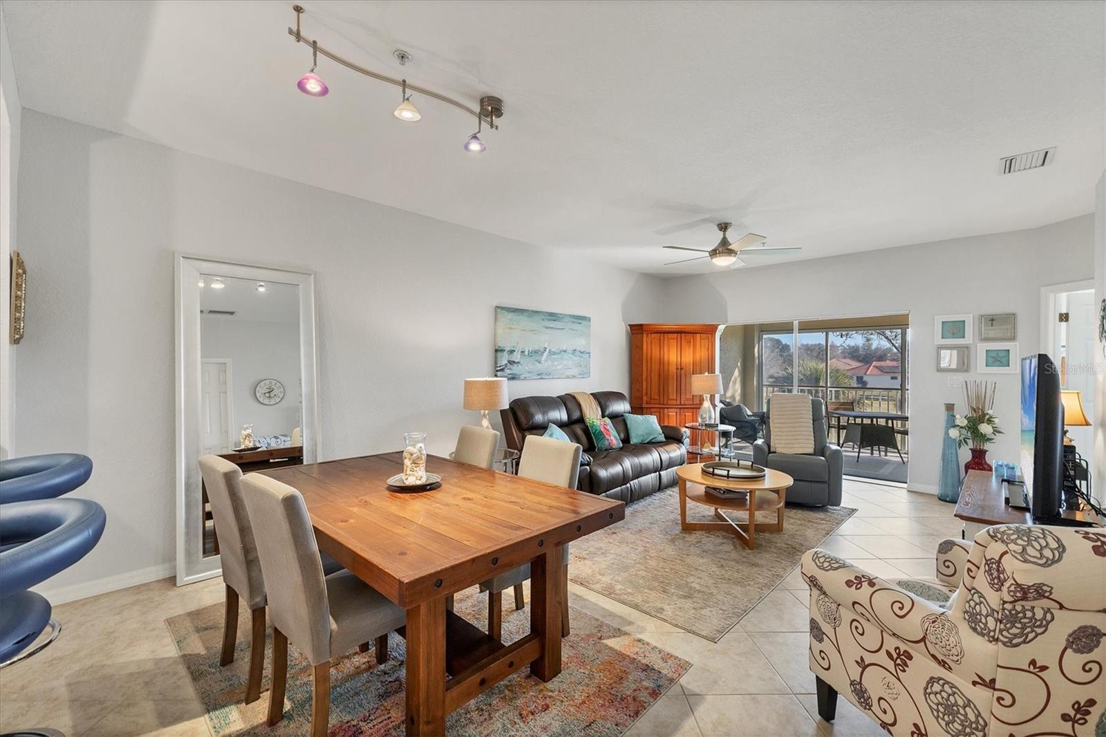 Image 21 of 50 For 6342 Grand Oak Circle 204