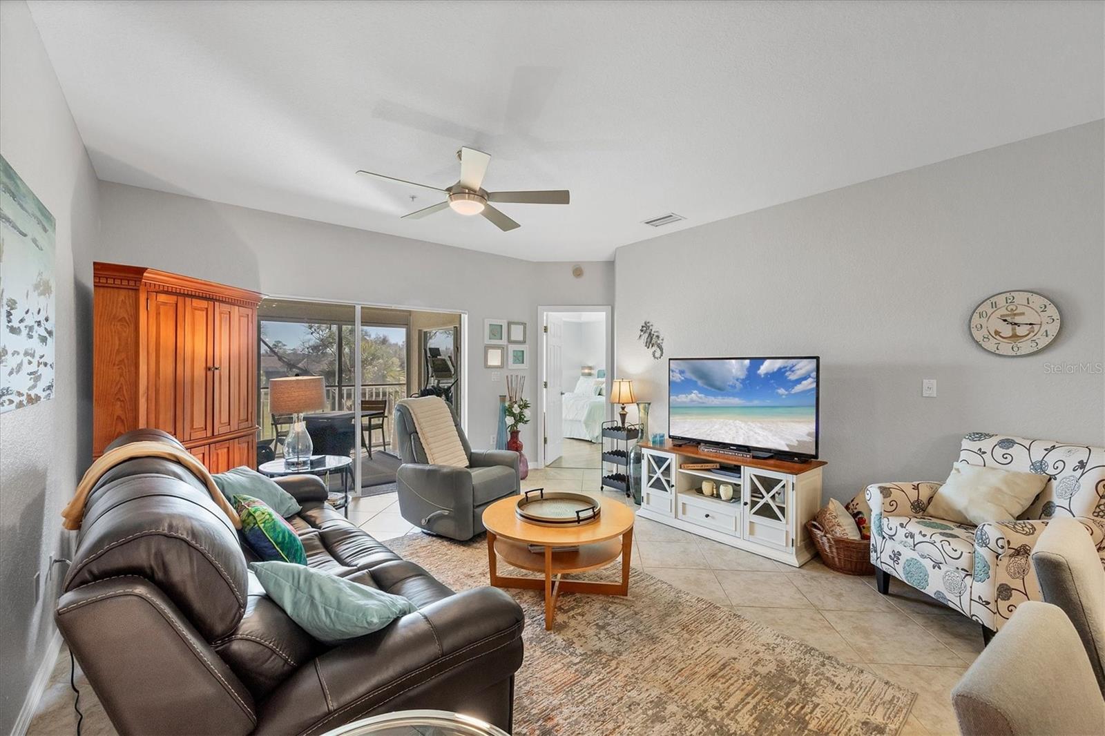 Image 9 of 50 For 6342 Grand Oak Circle 204