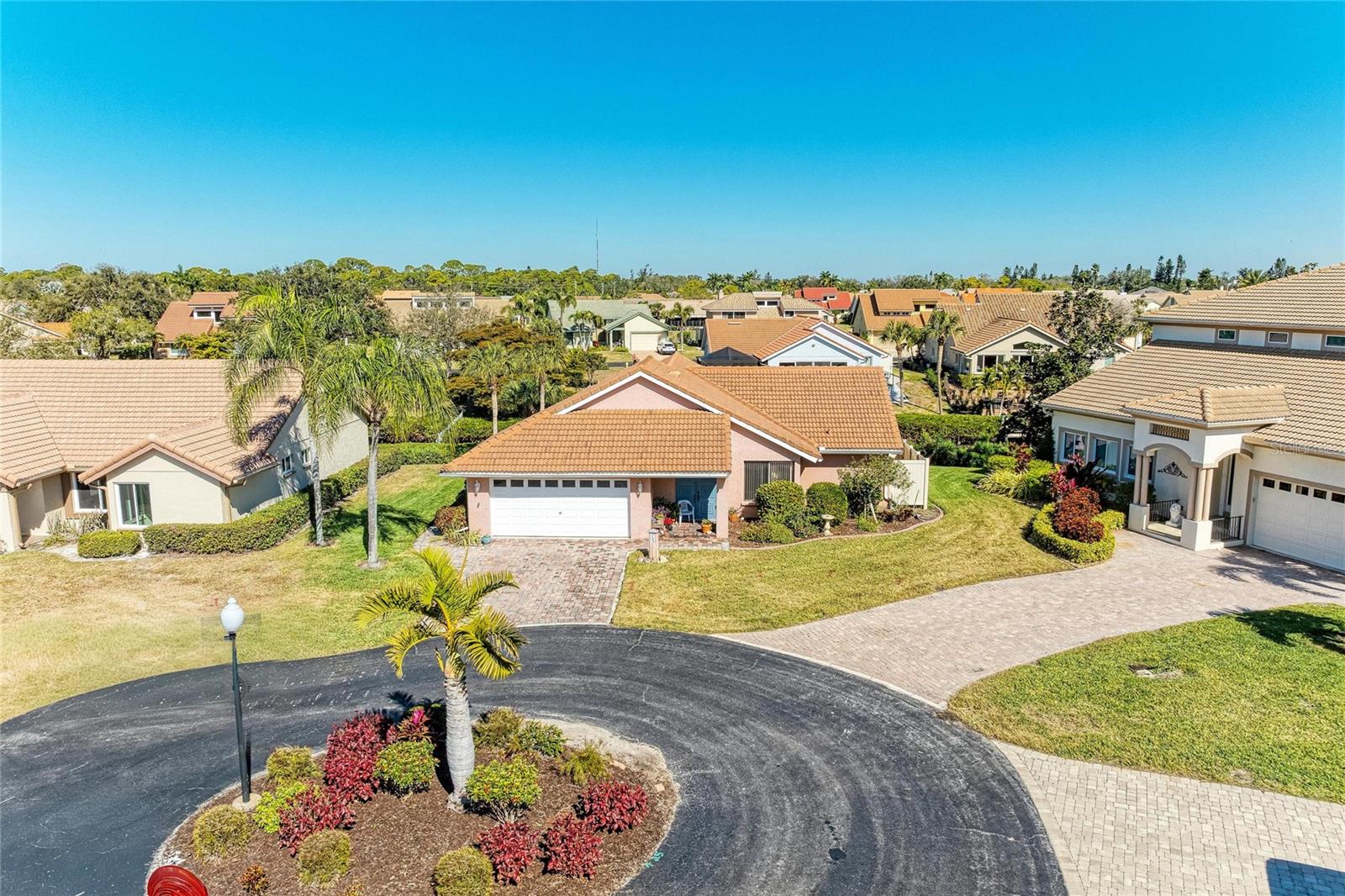 Image 2 of 32 For 185 Inlets Boulevard 185