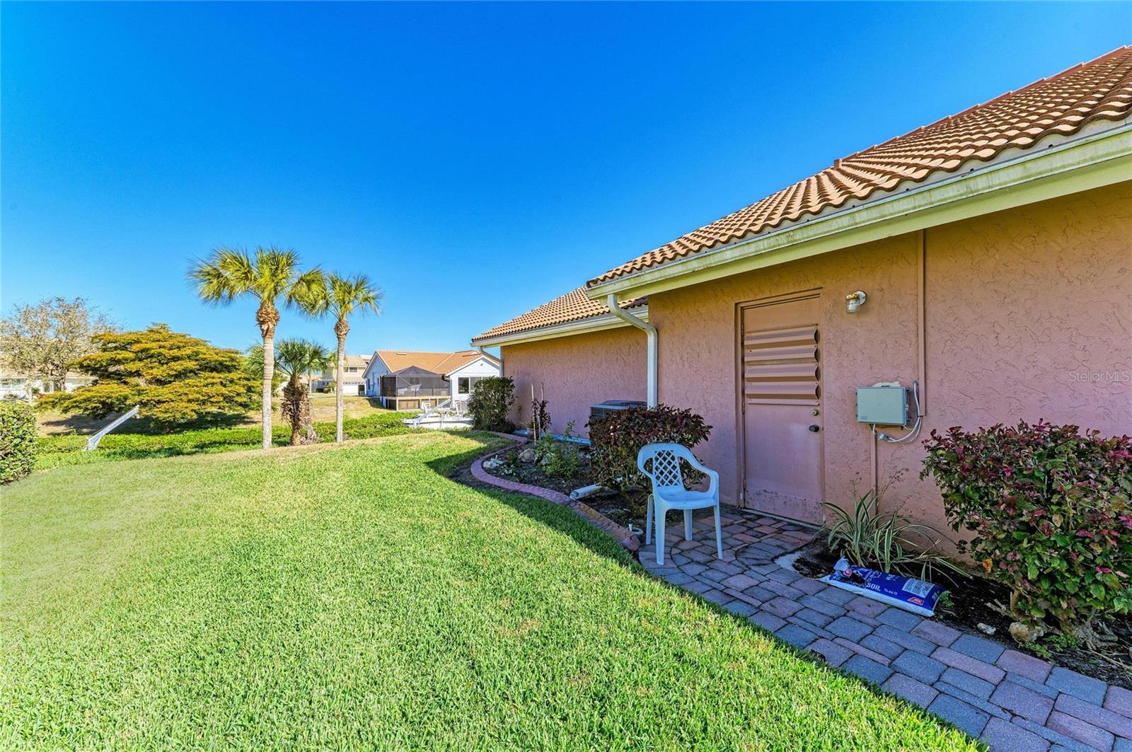 Image 28 of 32 For 185 Inlets Boulevard 185