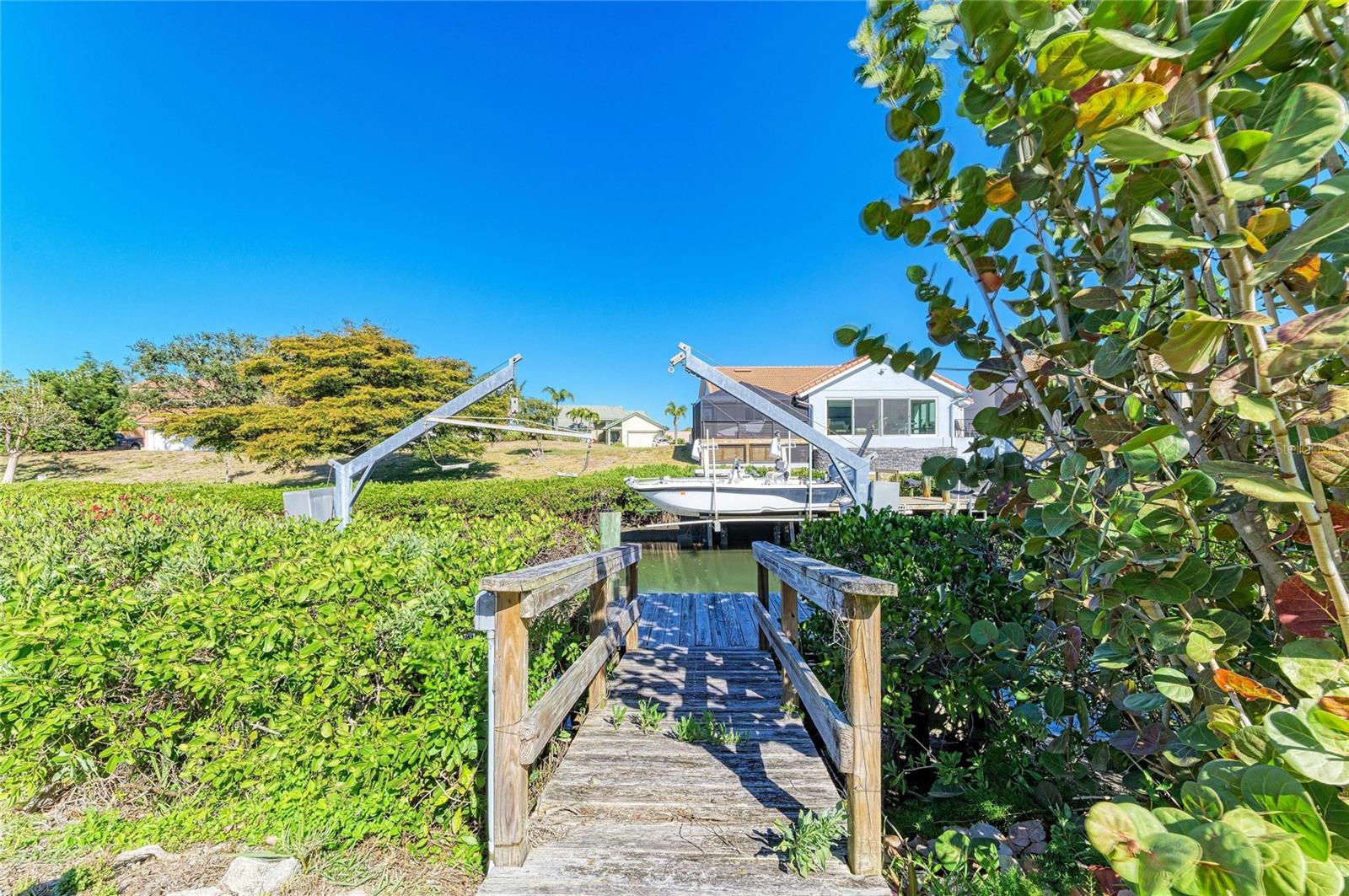 Image 31 of 32 For 185 Inlets Boulevard 185