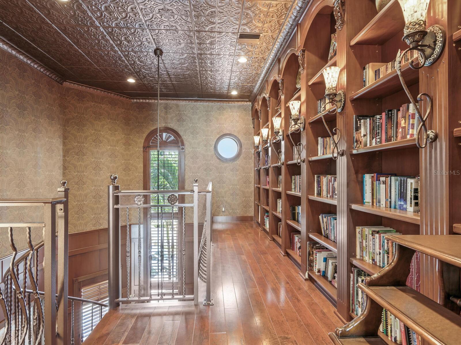 Image 23 of 99 For 1436 John Ringling Parkway