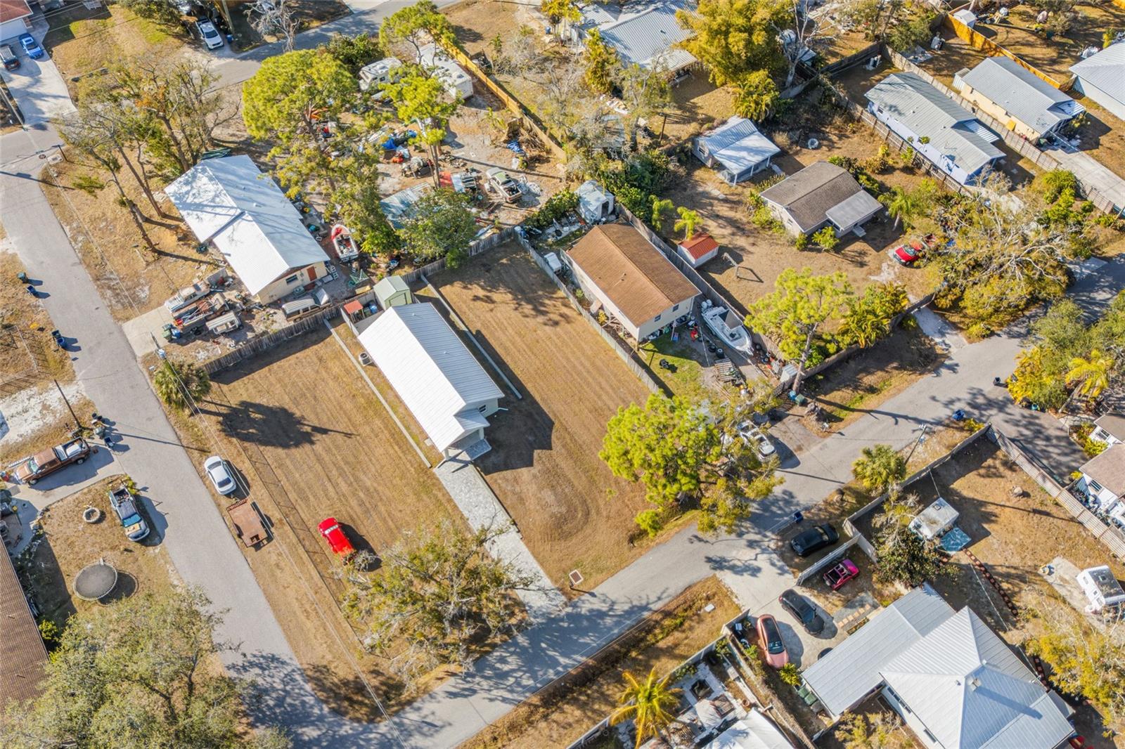 Image 10 of 18 For  Hand Avenue 