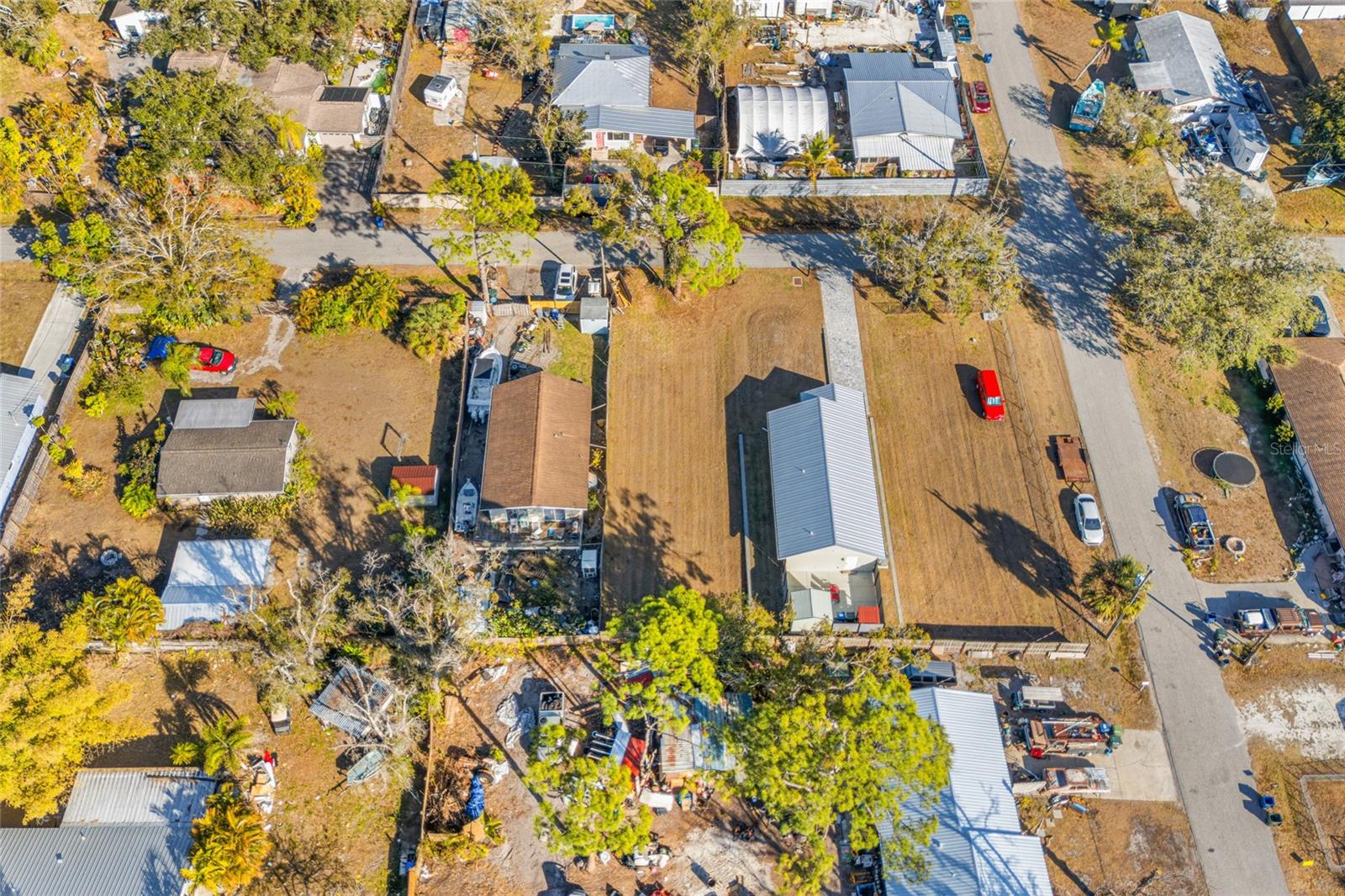 Image 14 of 18 For  Hand Avenue 