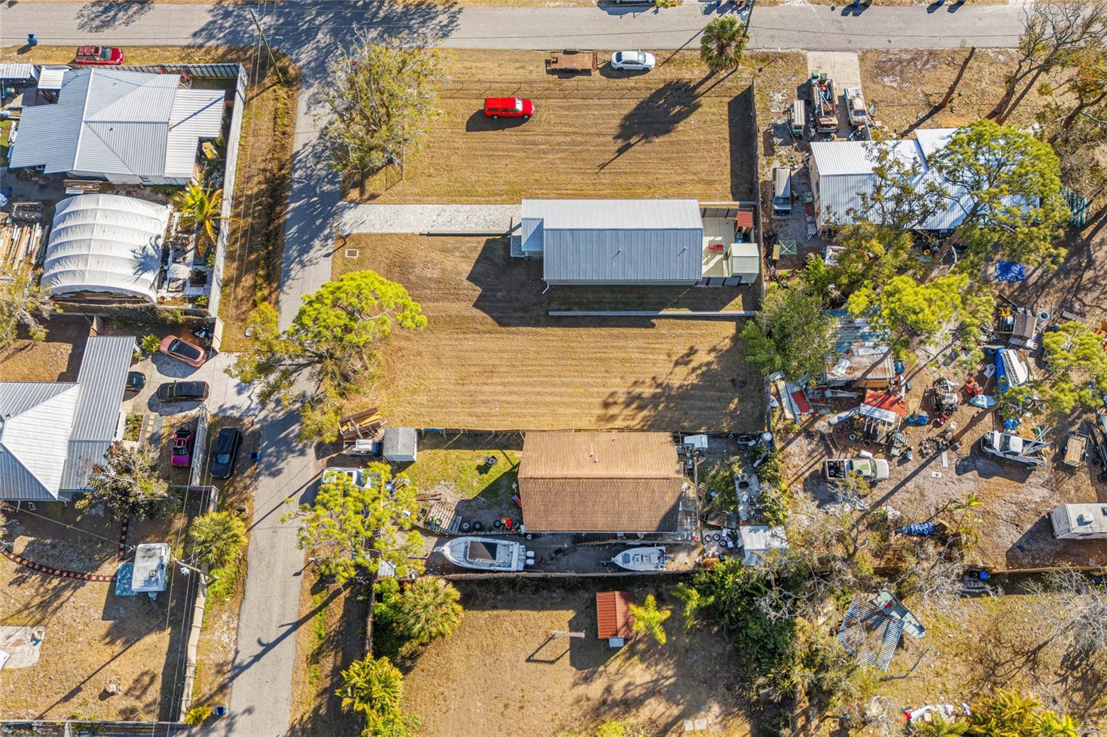 Image 18 of 18 For  Hand Avenue 