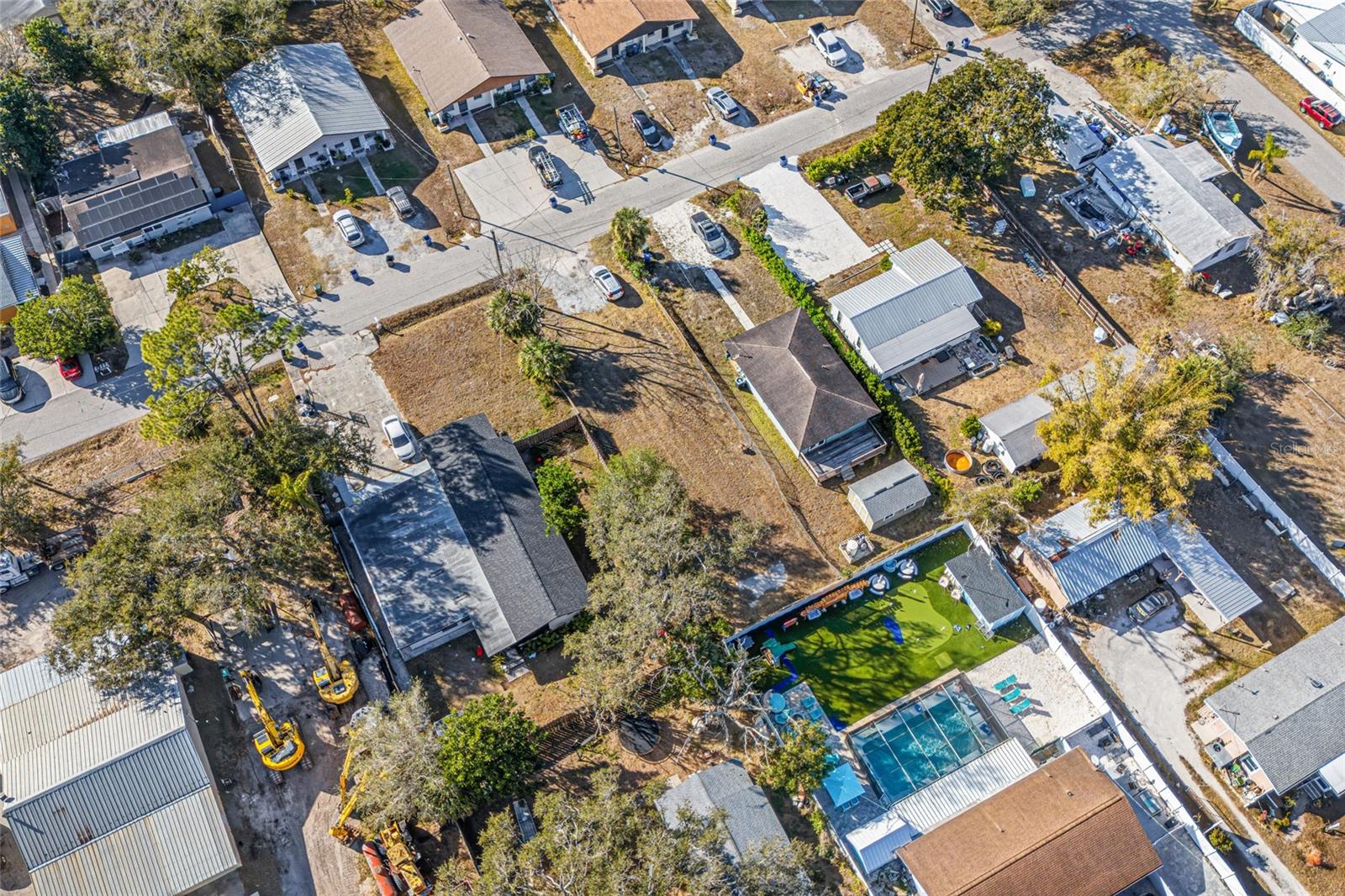 Image 13 of 18 For  Hand Avenue 