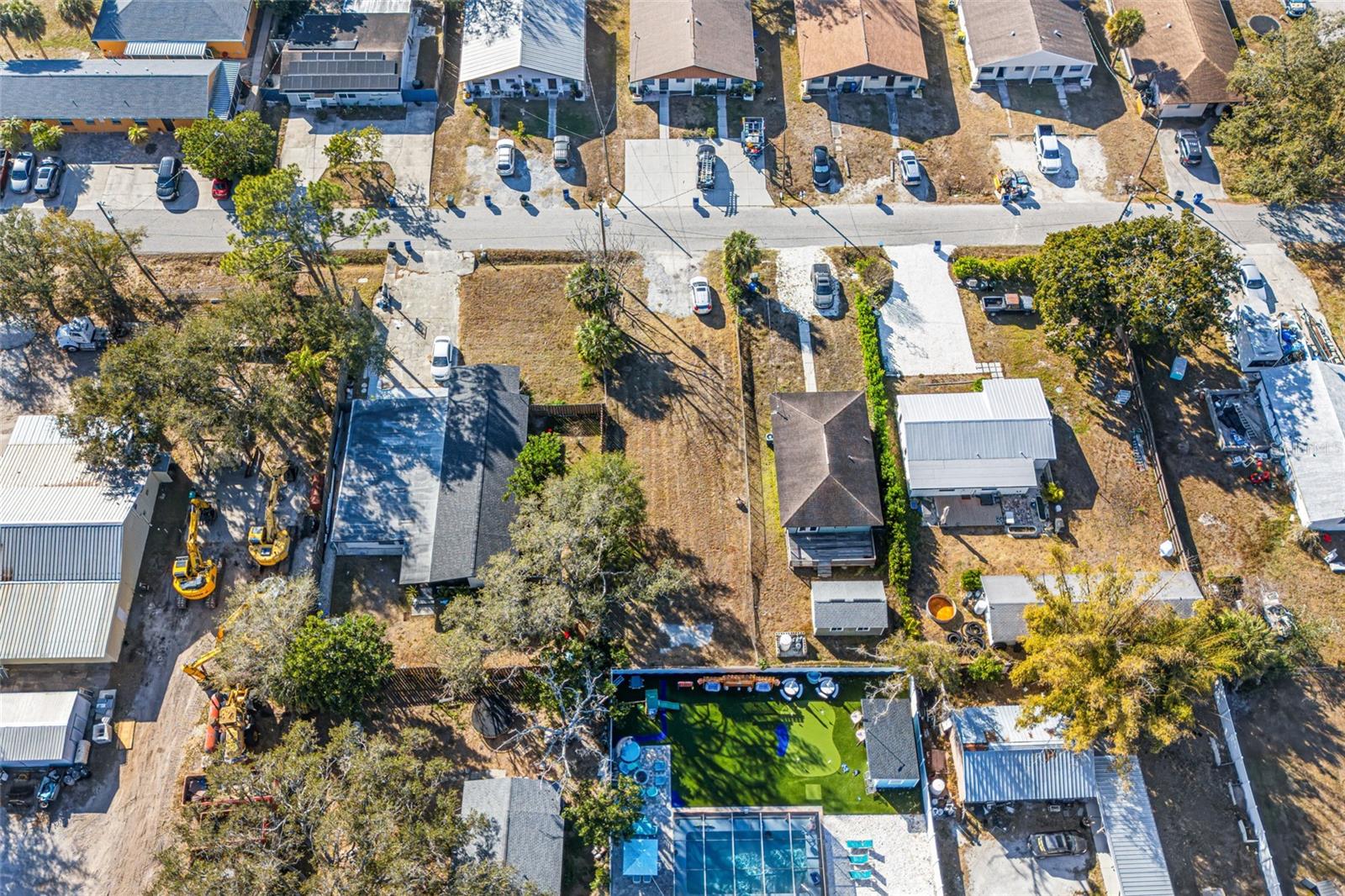 Image 14 of 18 For  Hand Avenue 