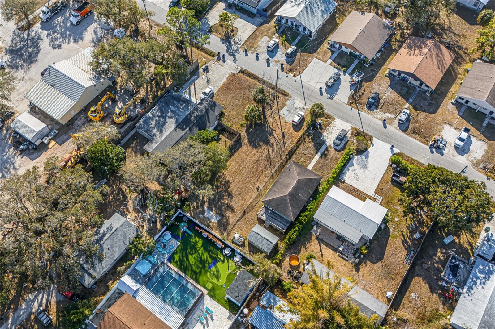 Image 15 of 18 For  Hand Avenue 