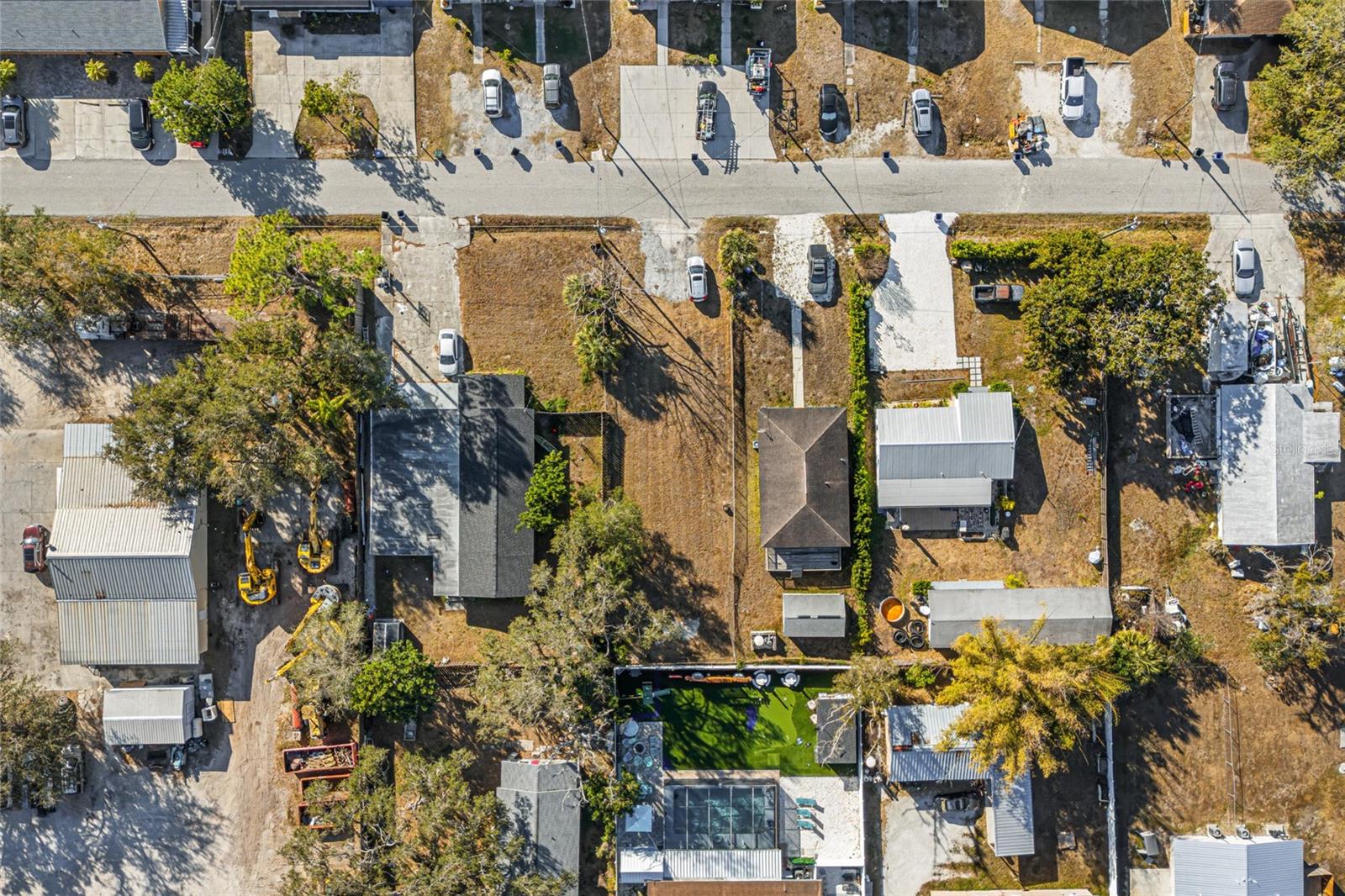 Image 16 of 18 For  Hand Avenue 