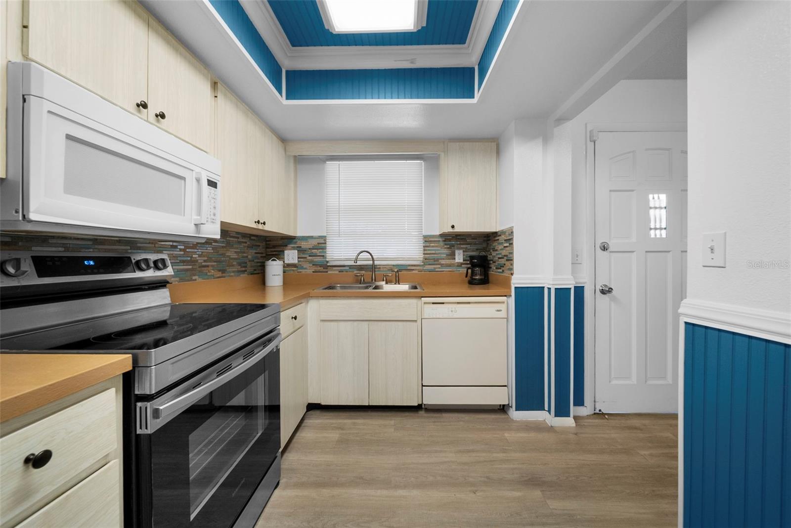 Image 9 of 35 For 4604 Park Acres Drive 96